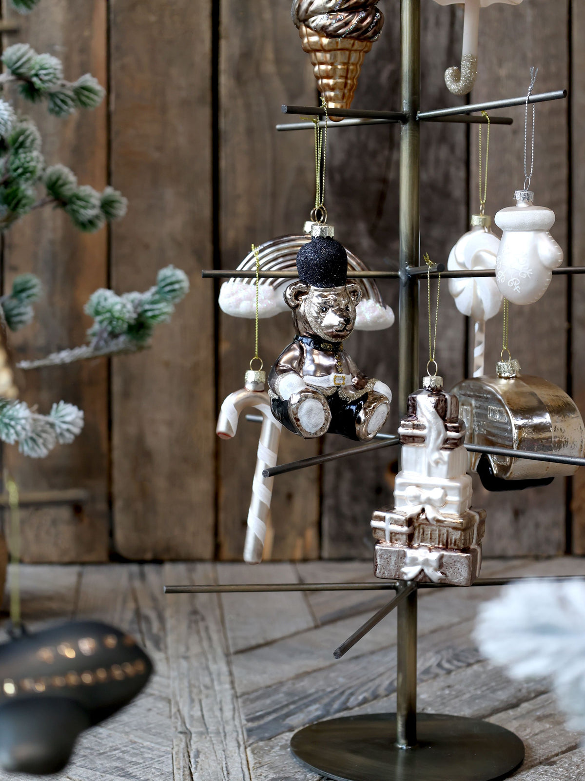 Campingwagen-Deko aus Glas und Eisen, antique champagne