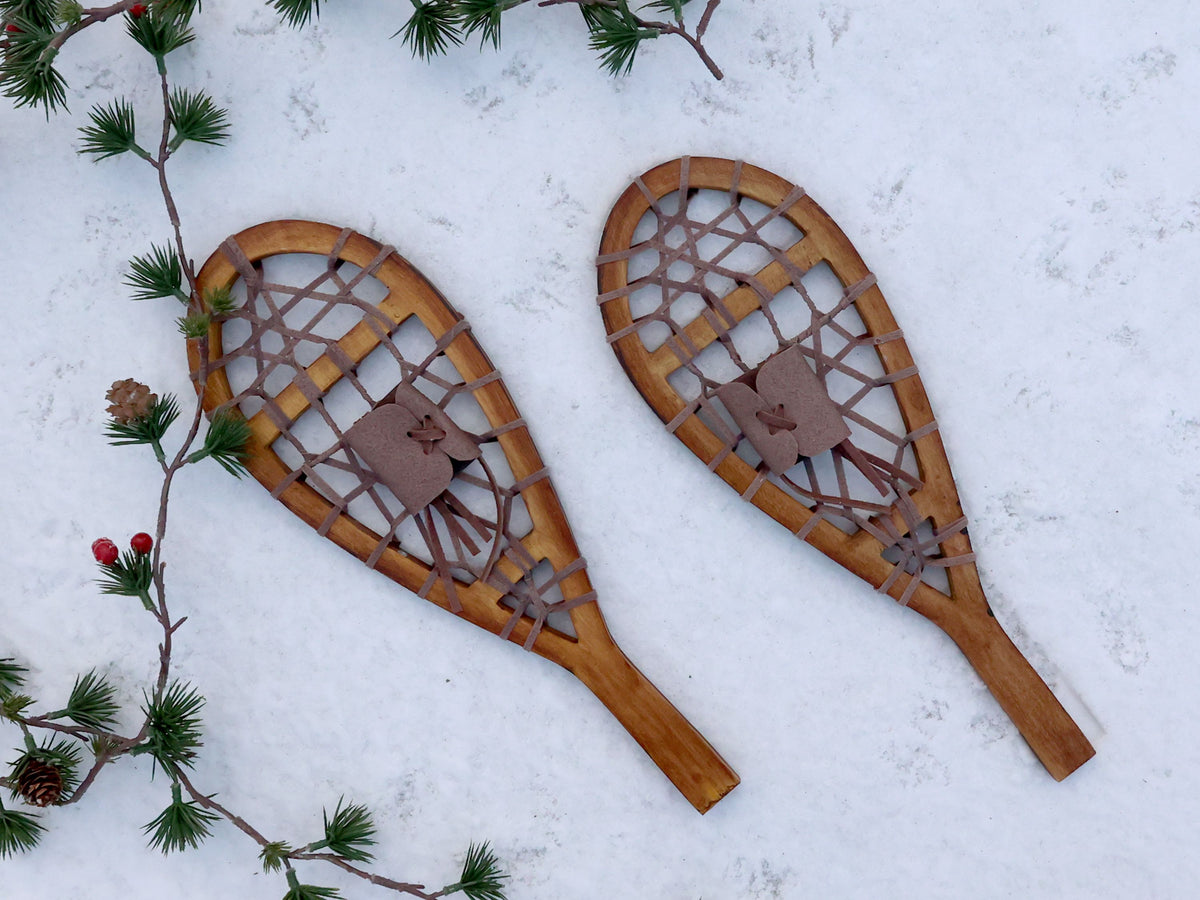Vintage Deko: 2 Schneeschuhe aus Holz, natur