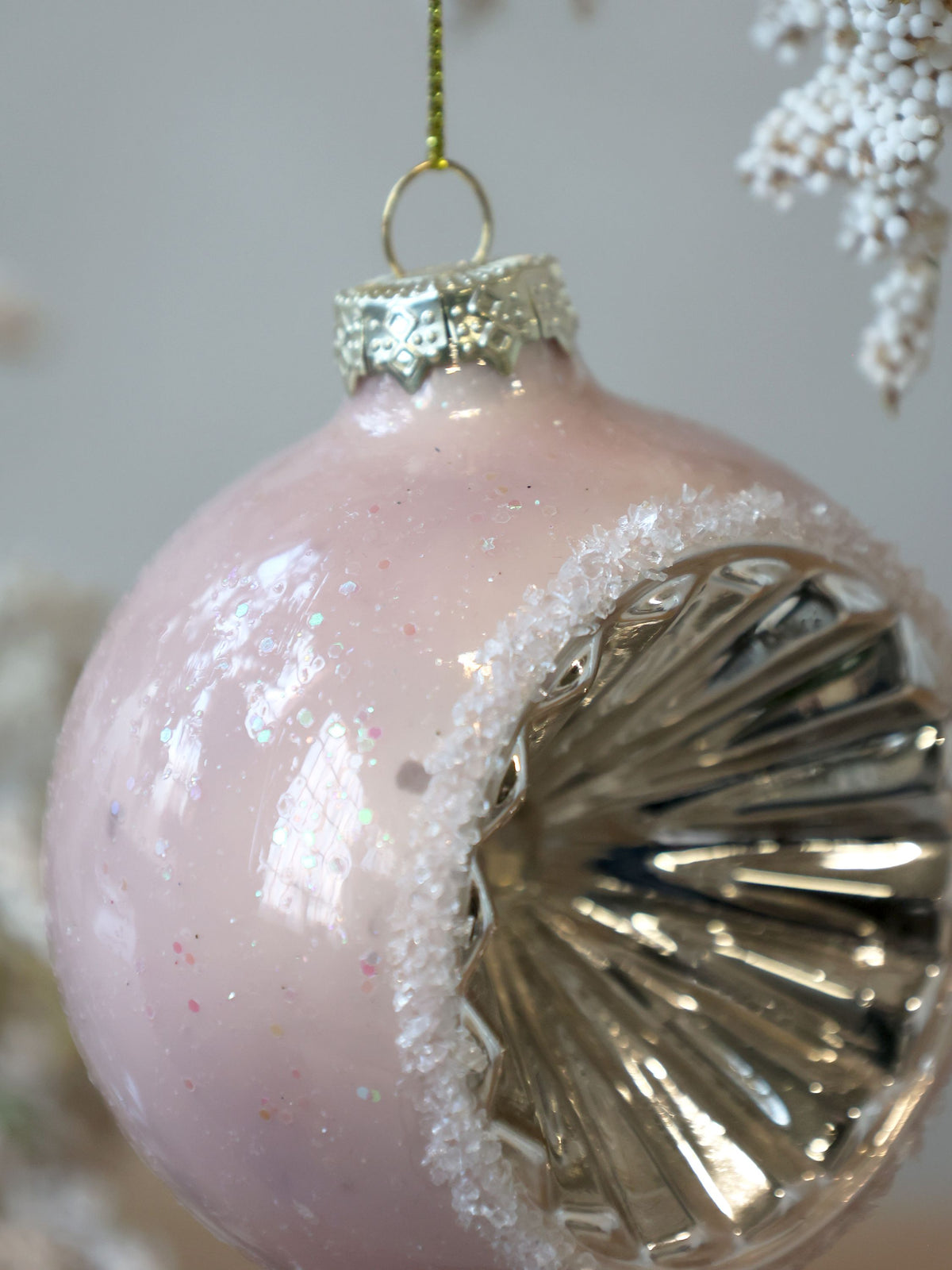 Weihnachtskugel aus Glas, rosa, 8 cm Durchmesser