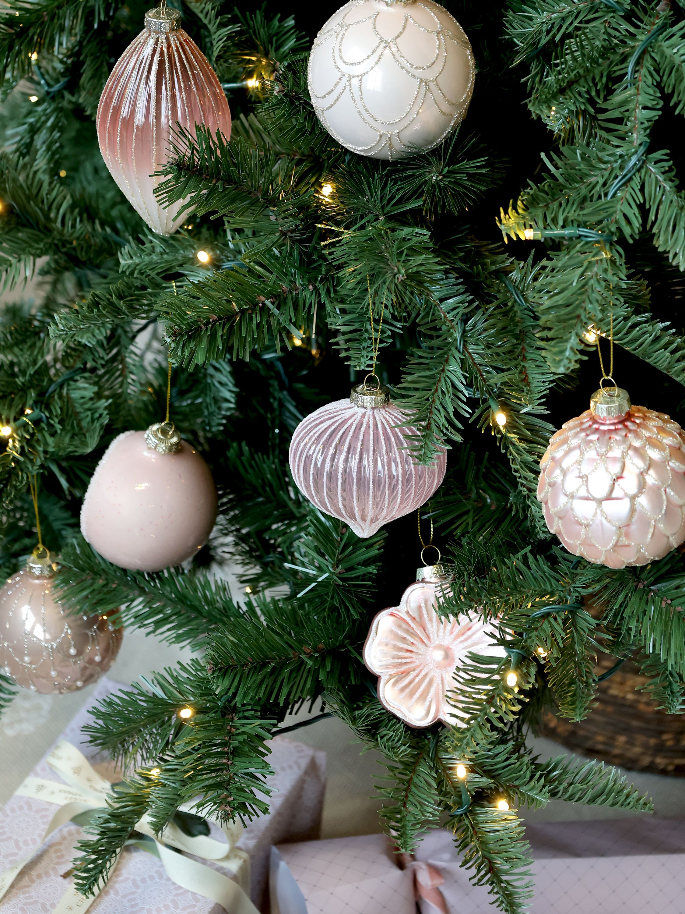 Weihnachtskugel aus Glas, rosa, 8 cm Durchmesser
