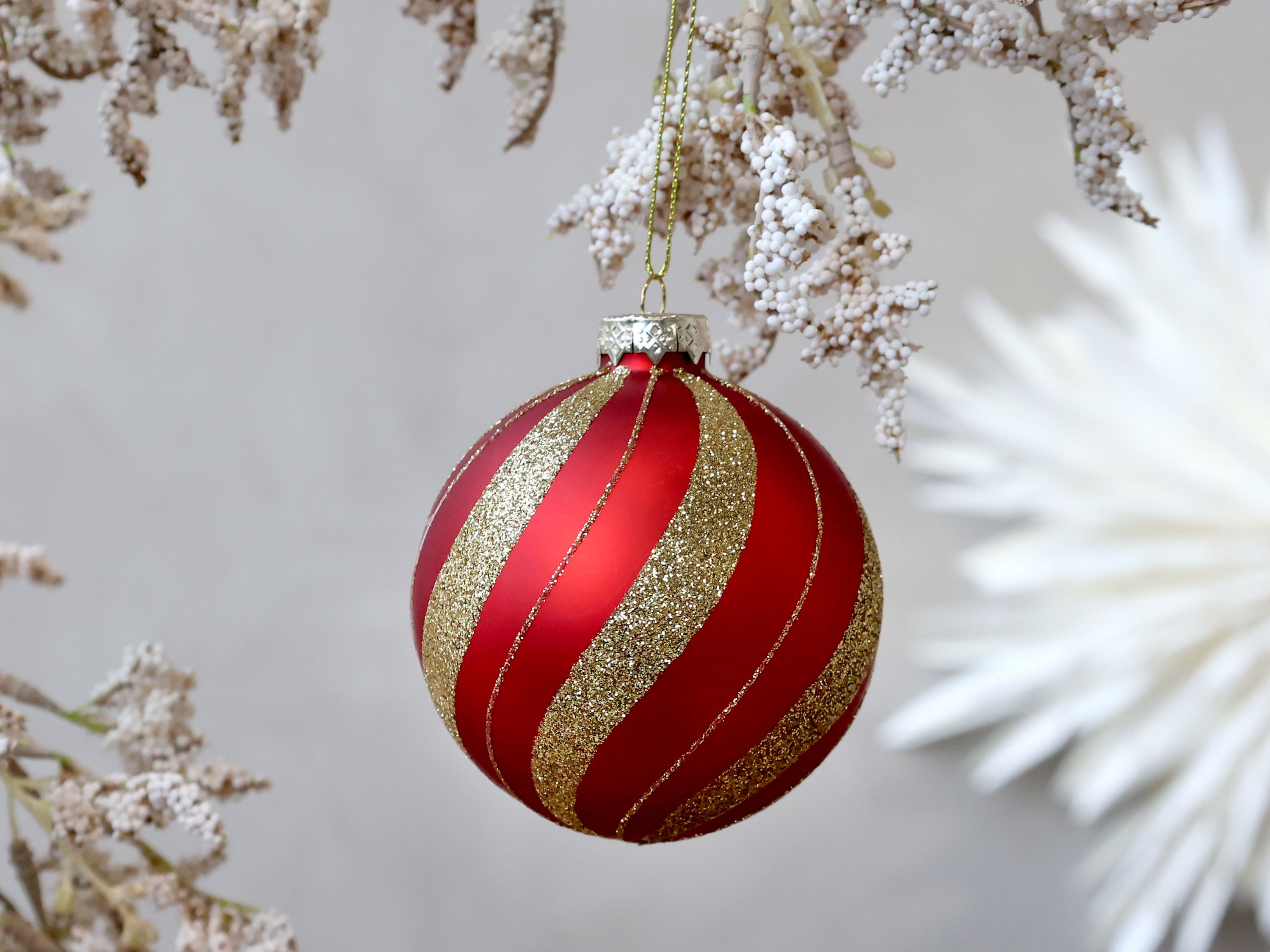 Weihnachtskugel aus Glas, 8 cm, antique cherry