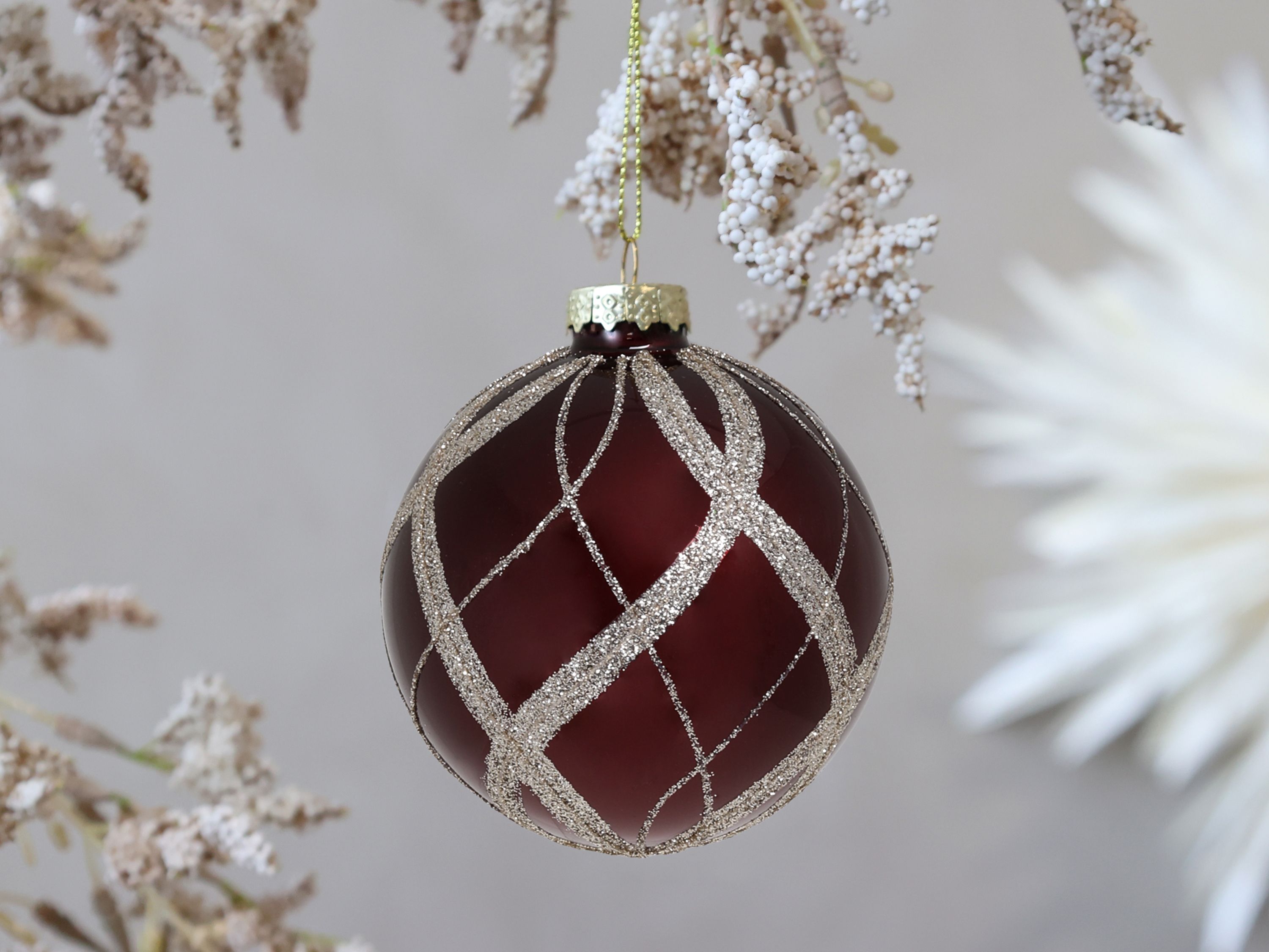 Weihnachtskugel aus Glas, 8 cm, antique cherry