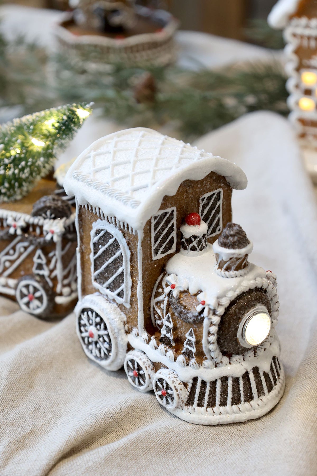 Noël Weihnachtszug mit LED, Polyresin, mokka
