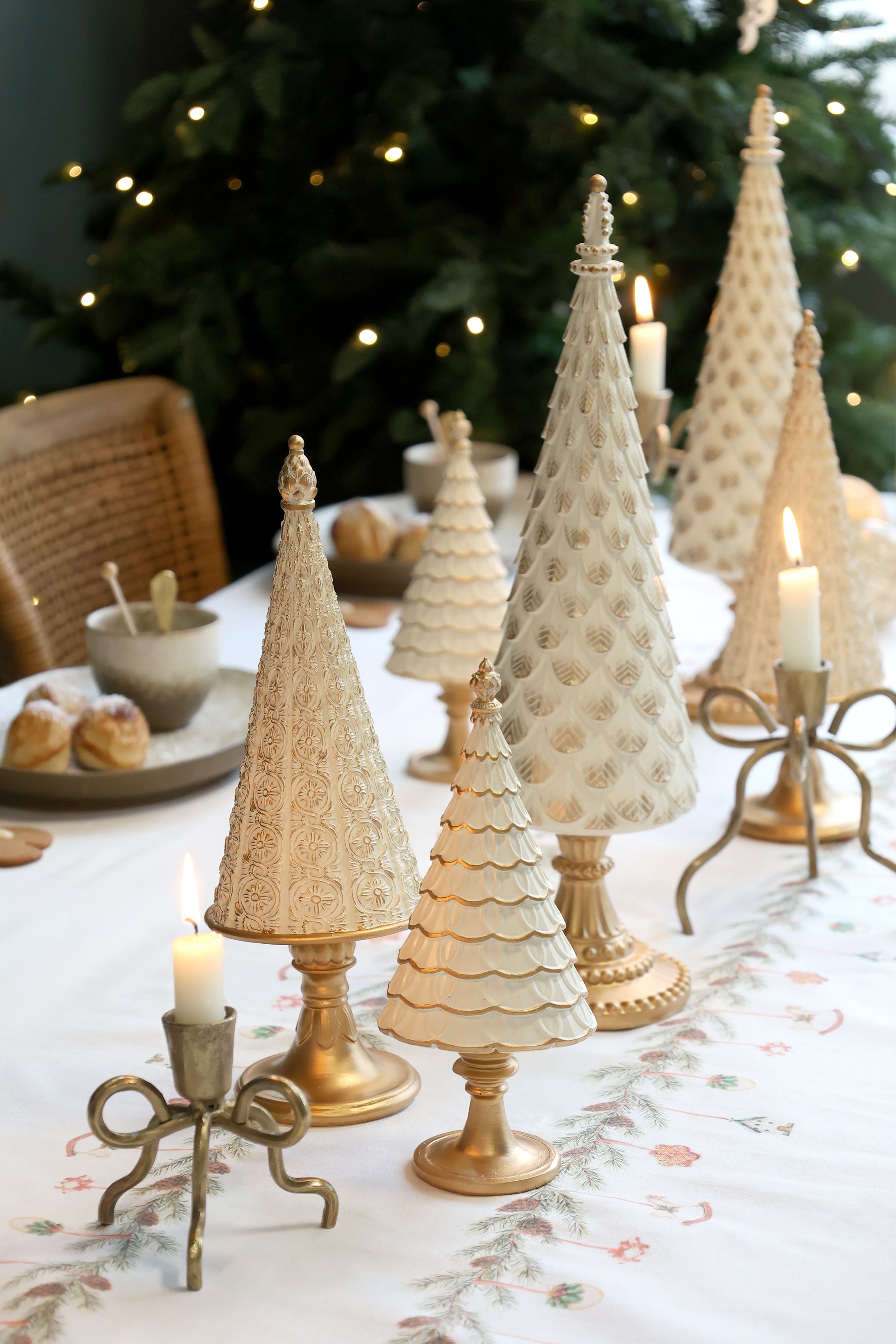 Noël Weihnachtsbaum aus Polyresin, antique creme, 23,5 cm