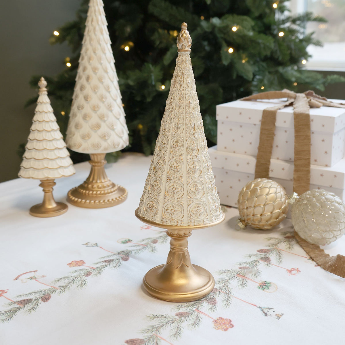 Noël Weihnachtsbaum aus Polyresin, antique creme, 32 cm