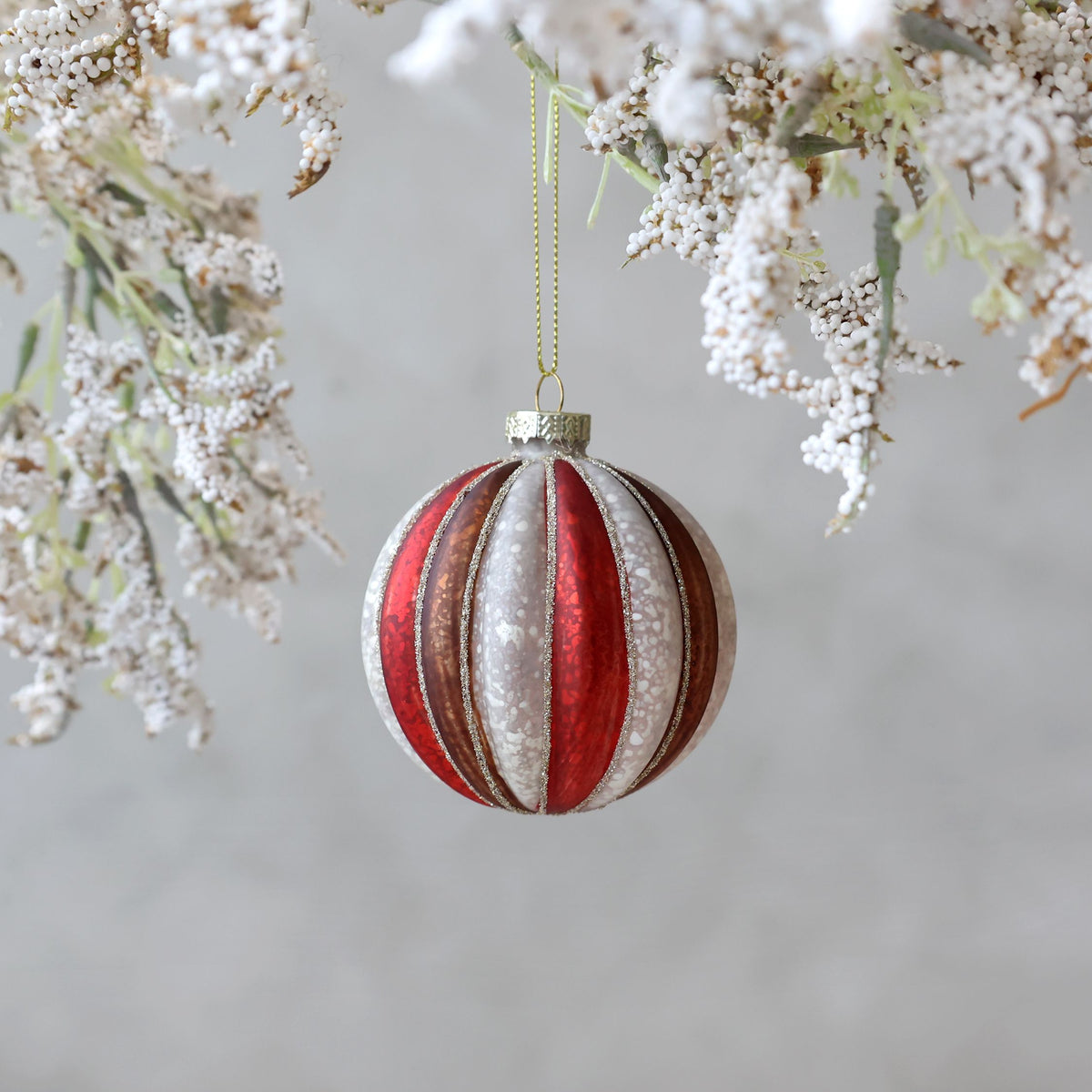 Weihnachtskugel mit Streifen, 8 cm, Glas, cherry