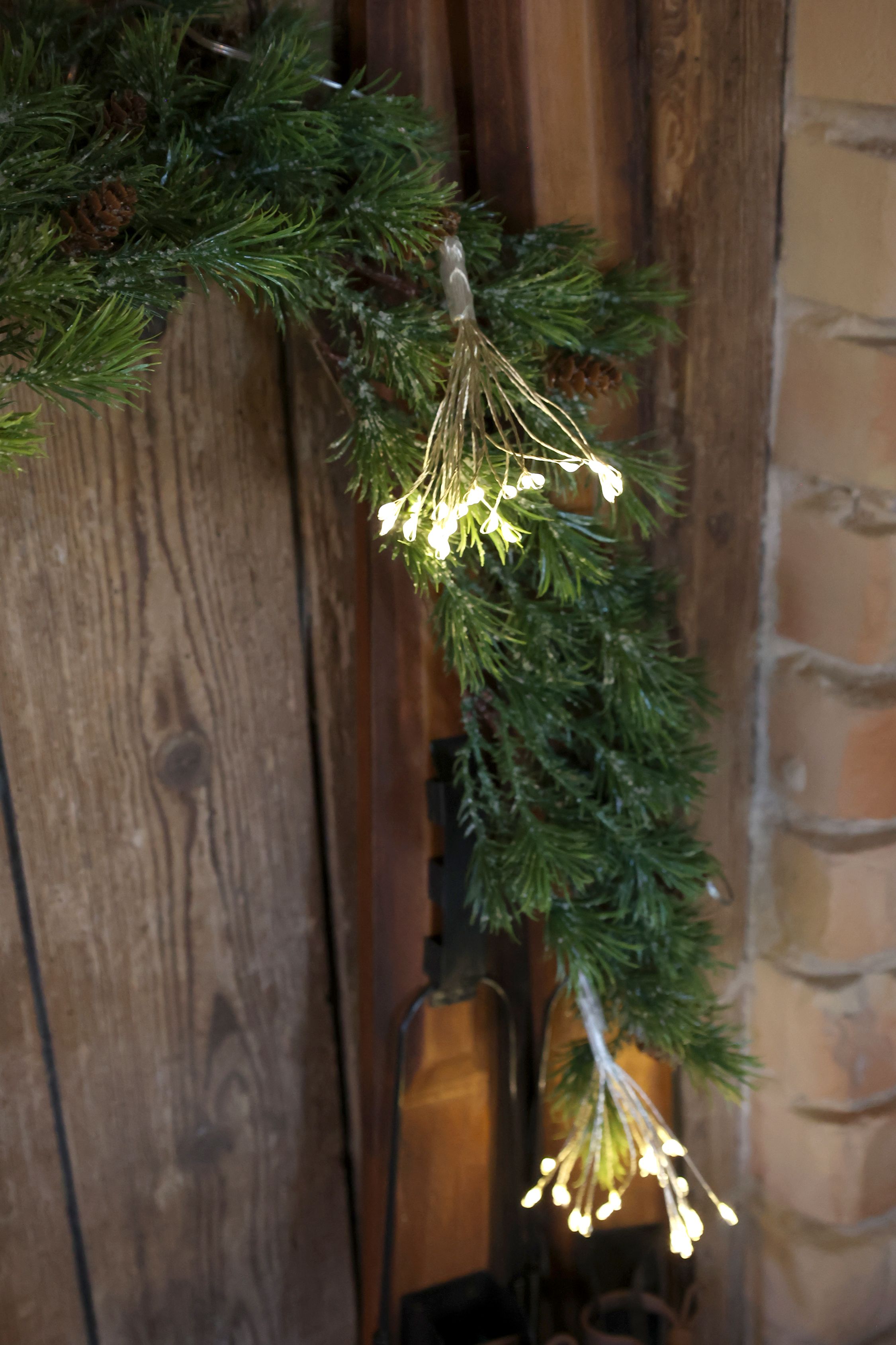 Lichterkette outdoor mit 6 Eiskristallen, 550 cm, silber