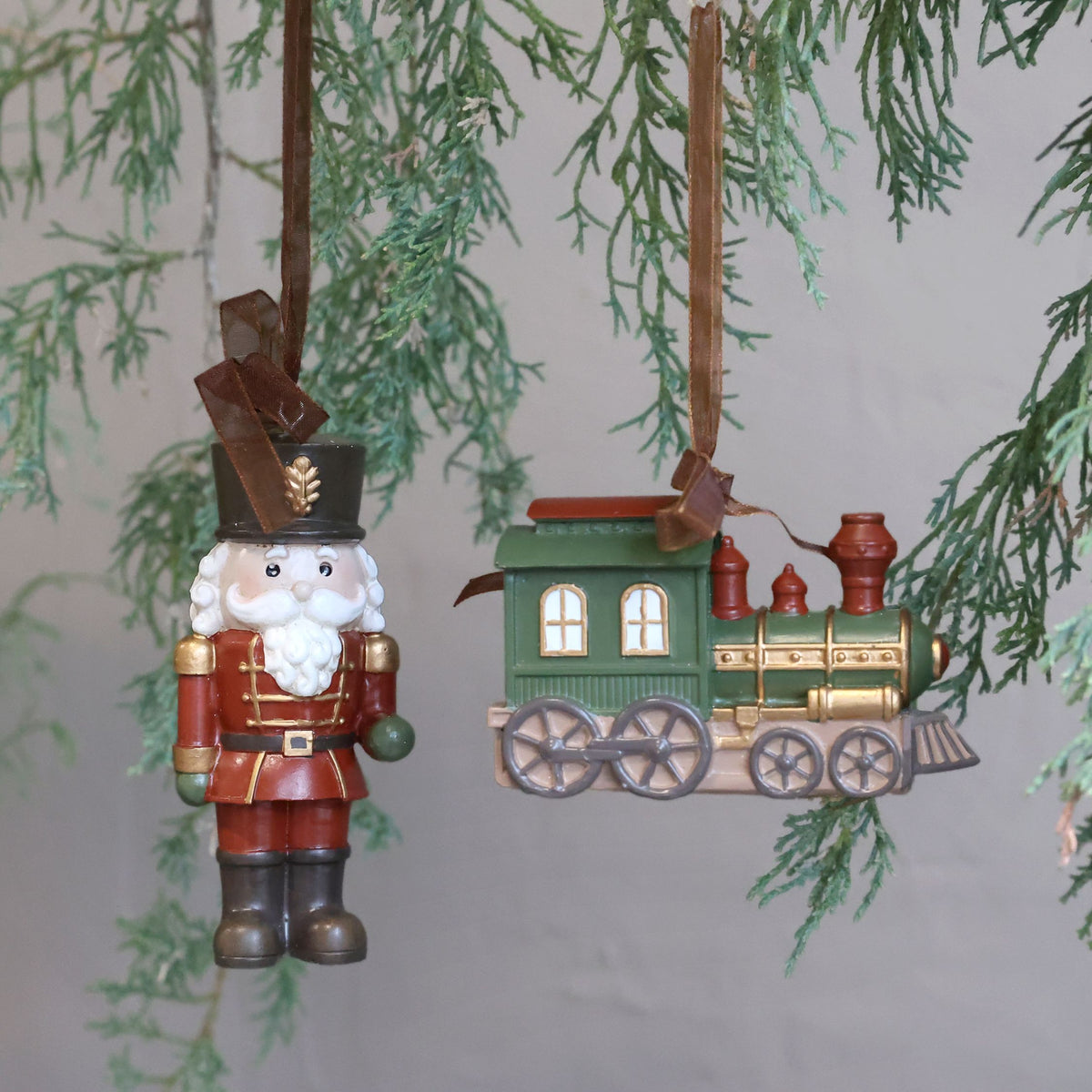 Noël Aufhängeset aus Polyresin, 2er-Set, Kirschrot