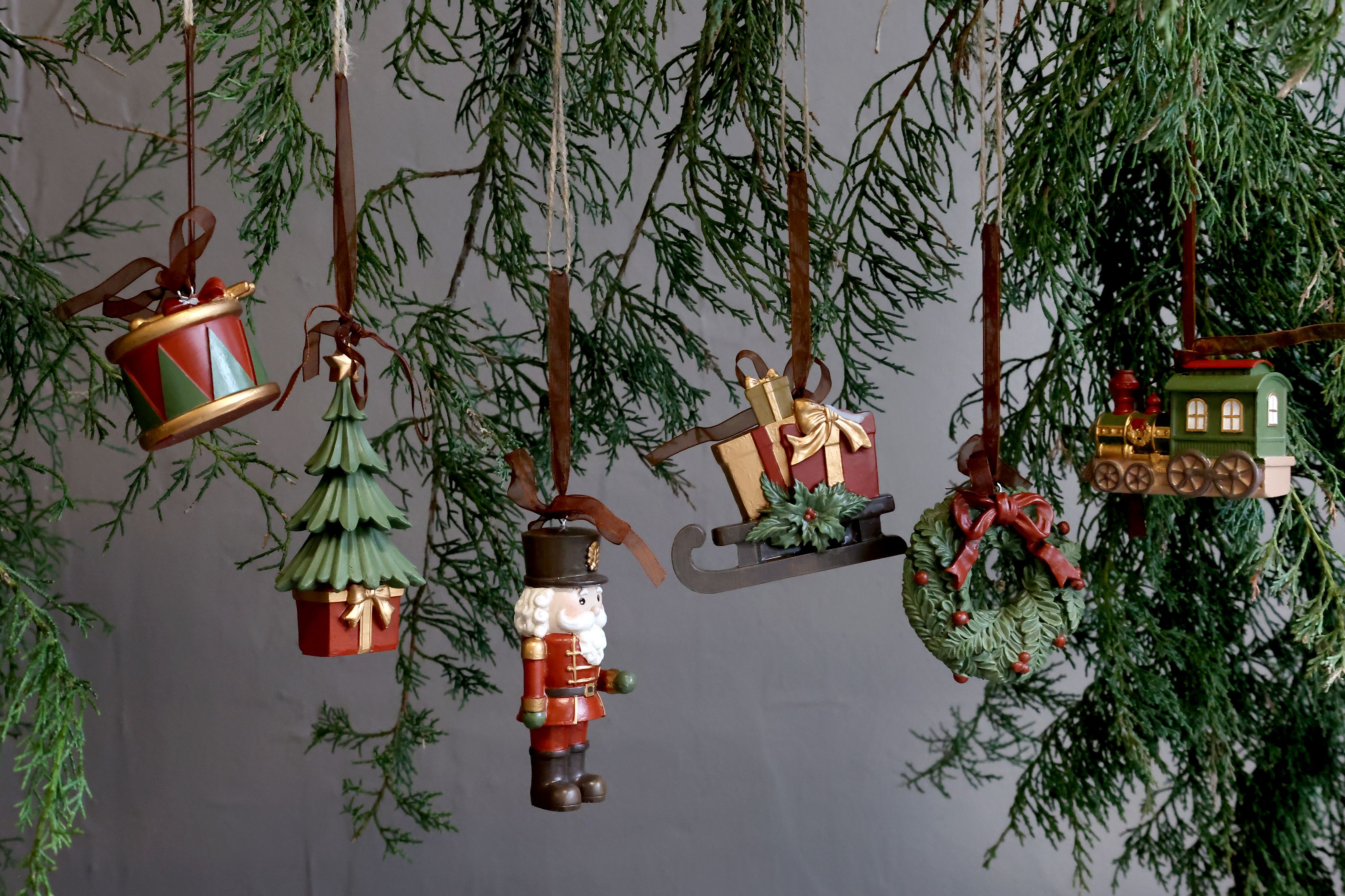 Noël Aufhängeset aus Polyresin, 2er-Set, Kirschrot