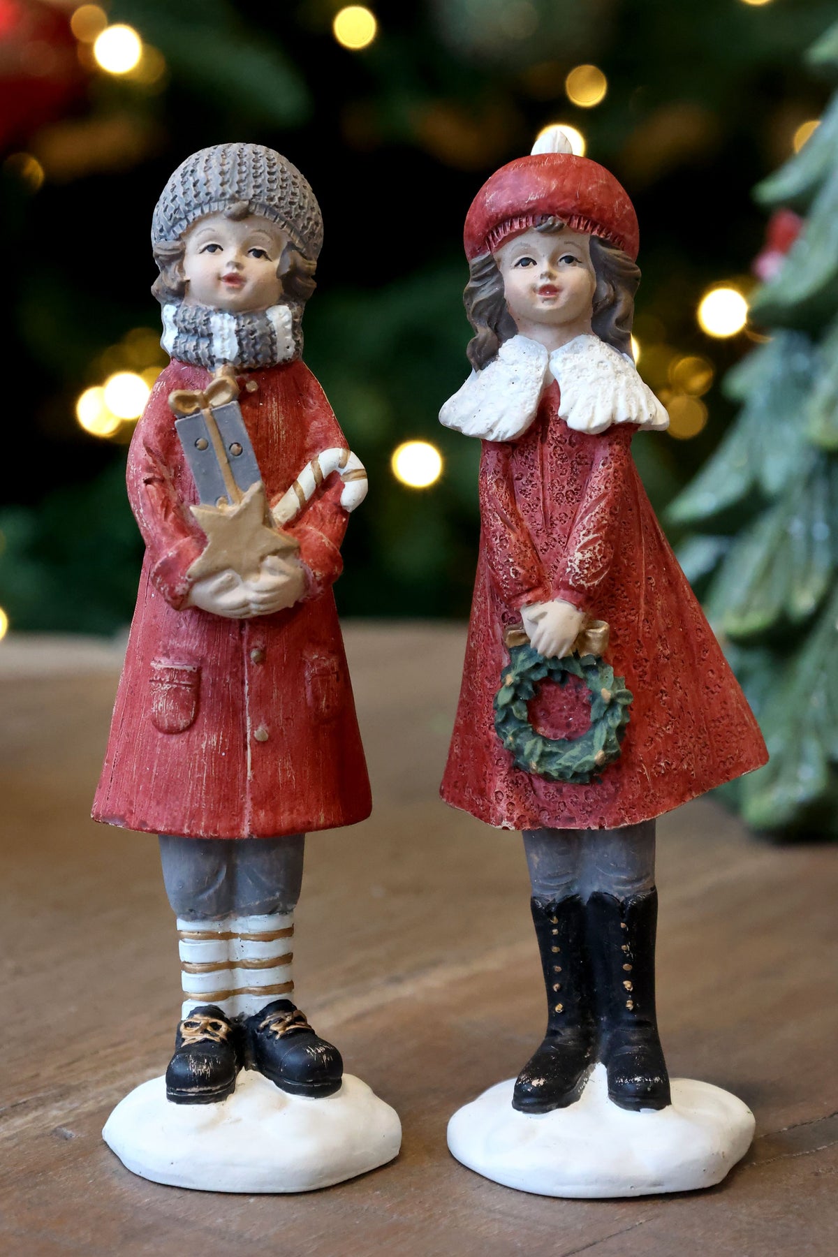 Noël Mädchen und Junge Figur aus Polyresin, Cherry