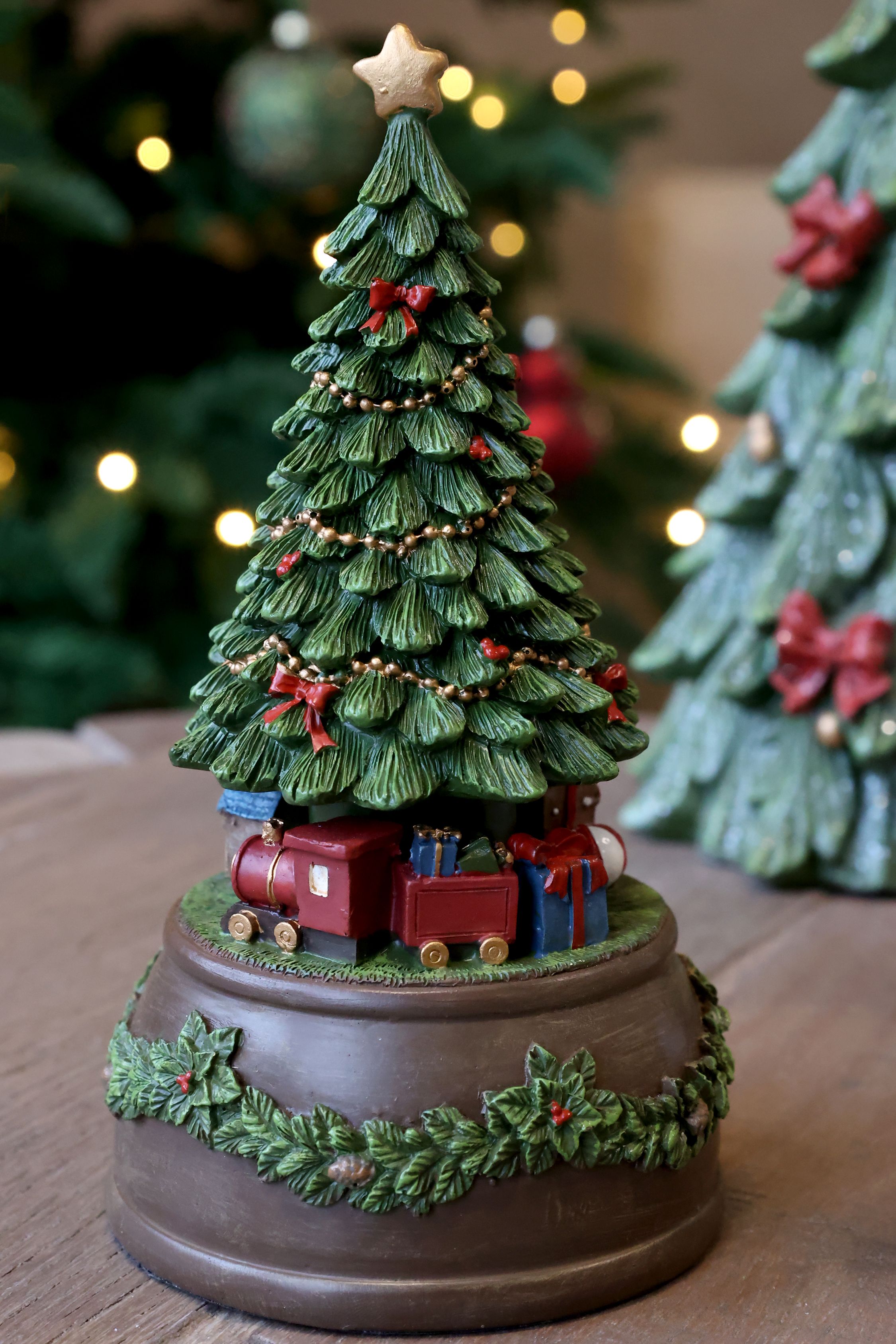 Noël Spieluhr mit Weihnachtsbaum, 19 cm hoch, mokka