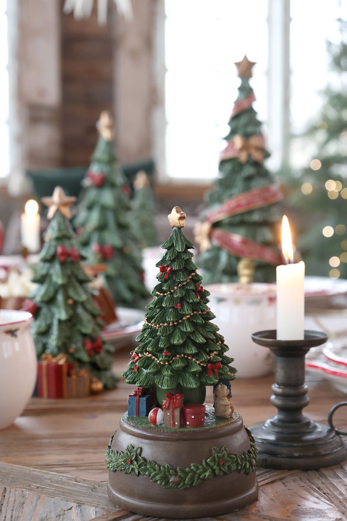 Noël Spieluhr mit Weihnachtsbaum, 19 cm hoch, mokka