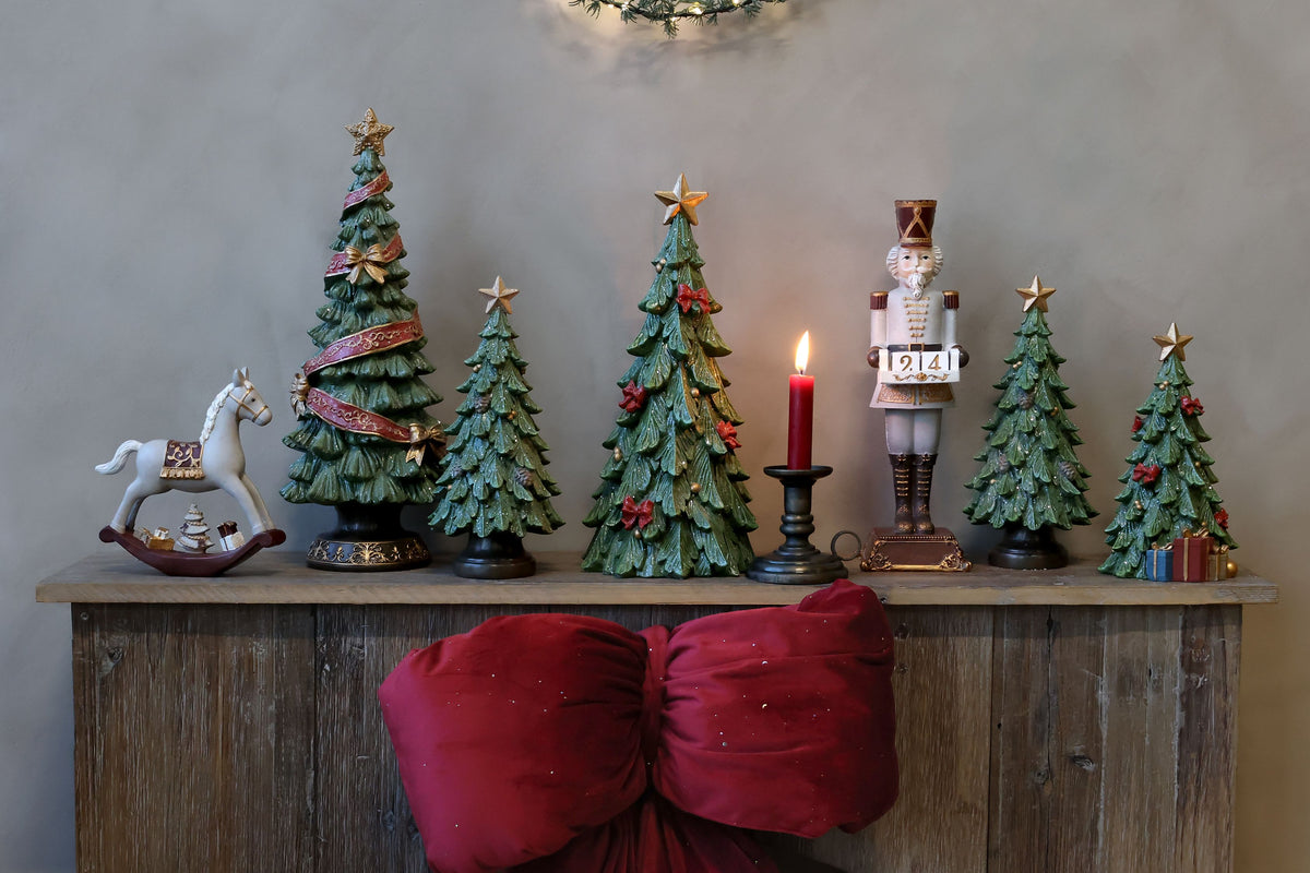 Weihnachtsbaum mit Geschenken aus Polyresin, 20,5 cm hoch