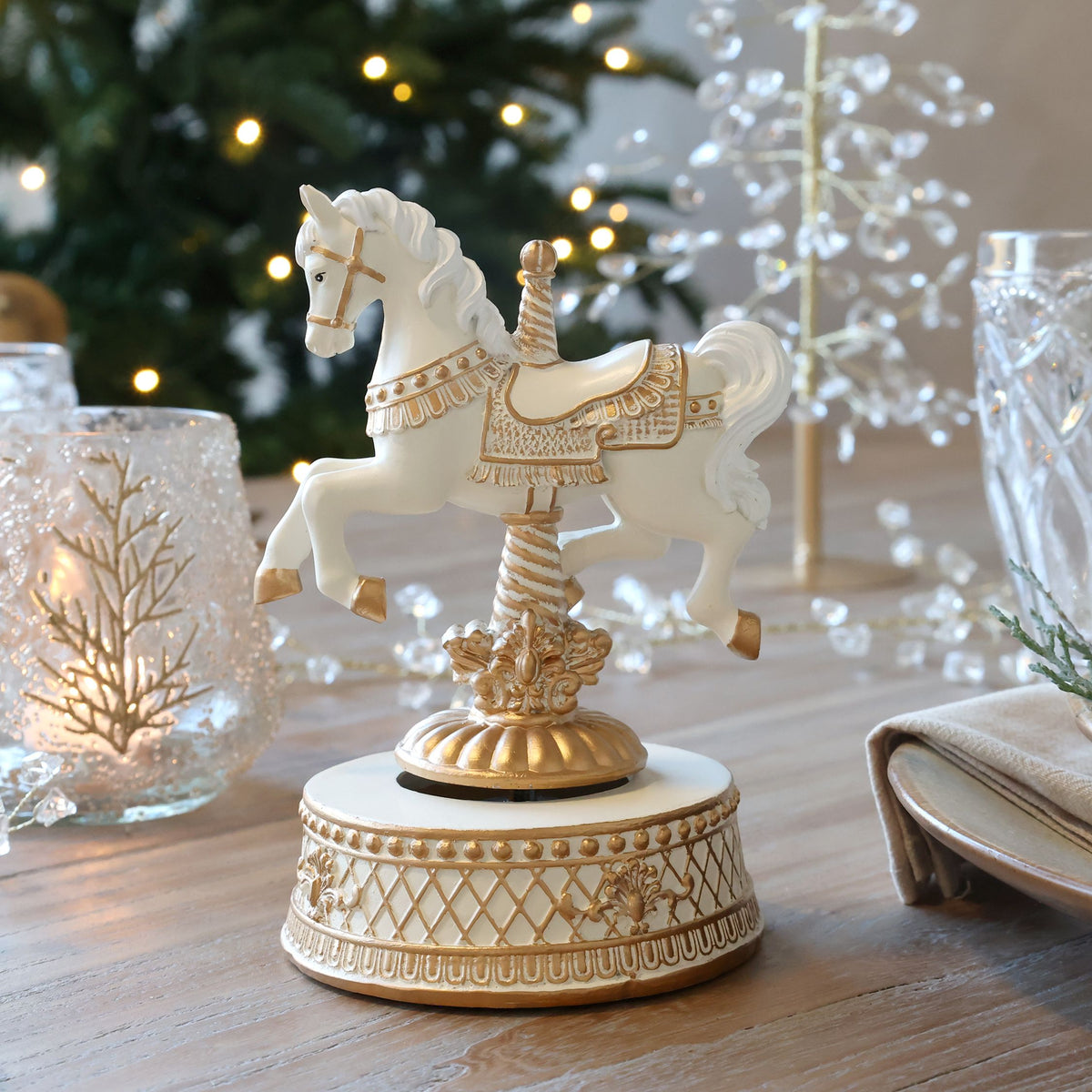 Noël Spieluhr mit Pferd, Polyresin, antique creme, 17,5 cm