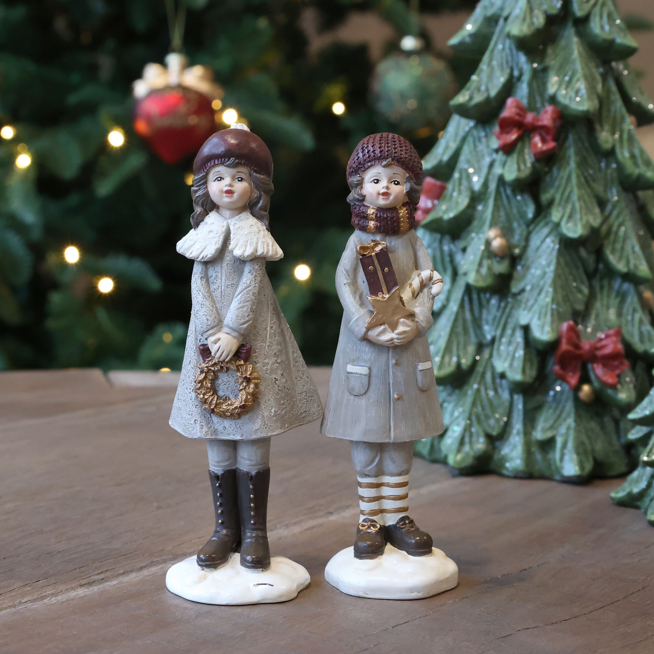 Noël Mädchen und Junge Figur aus Polyresin, 14,5 cm hoch