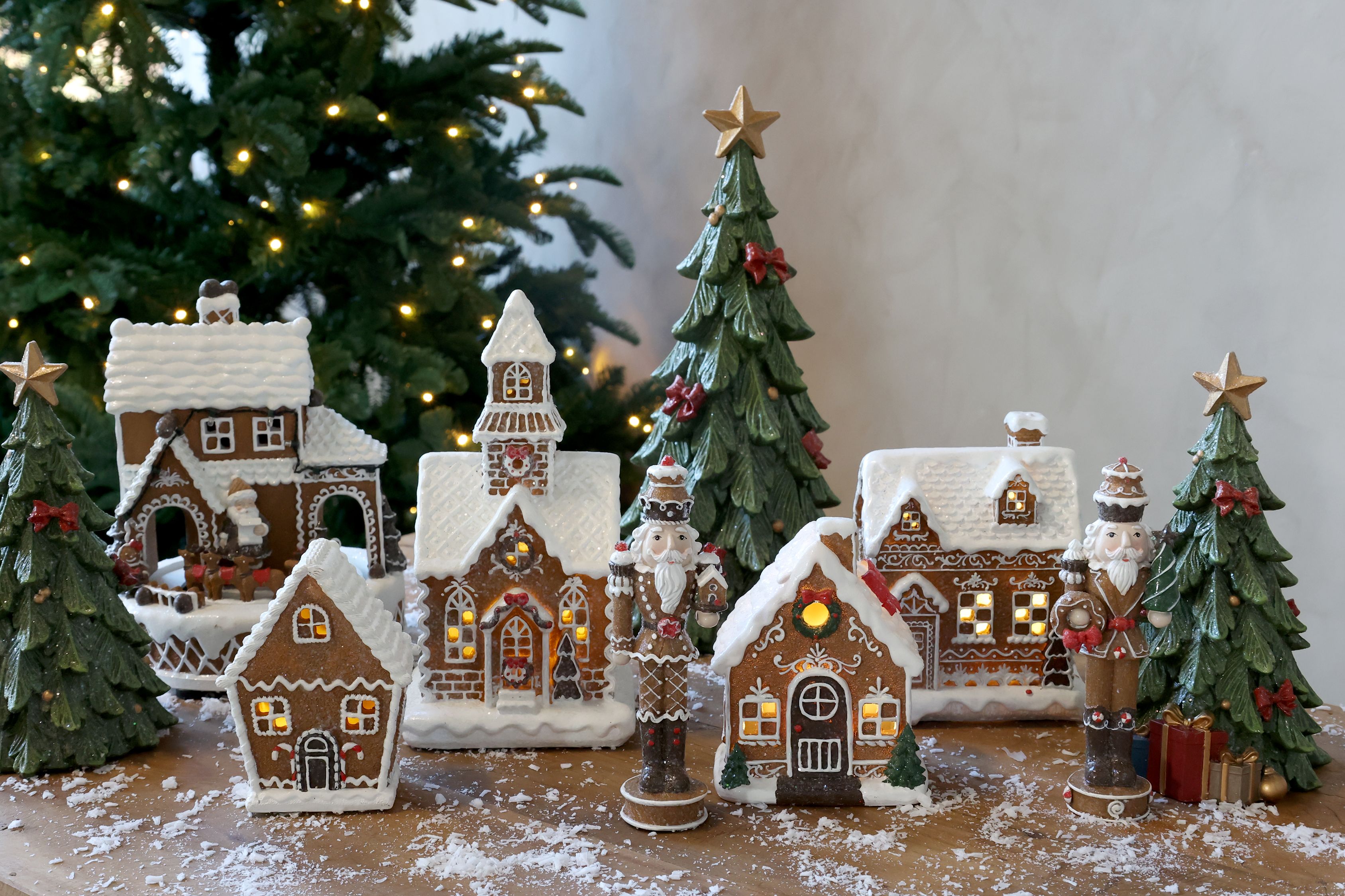 Noël Spieluhr mit LED-Leuchten, 23 cm, mokka