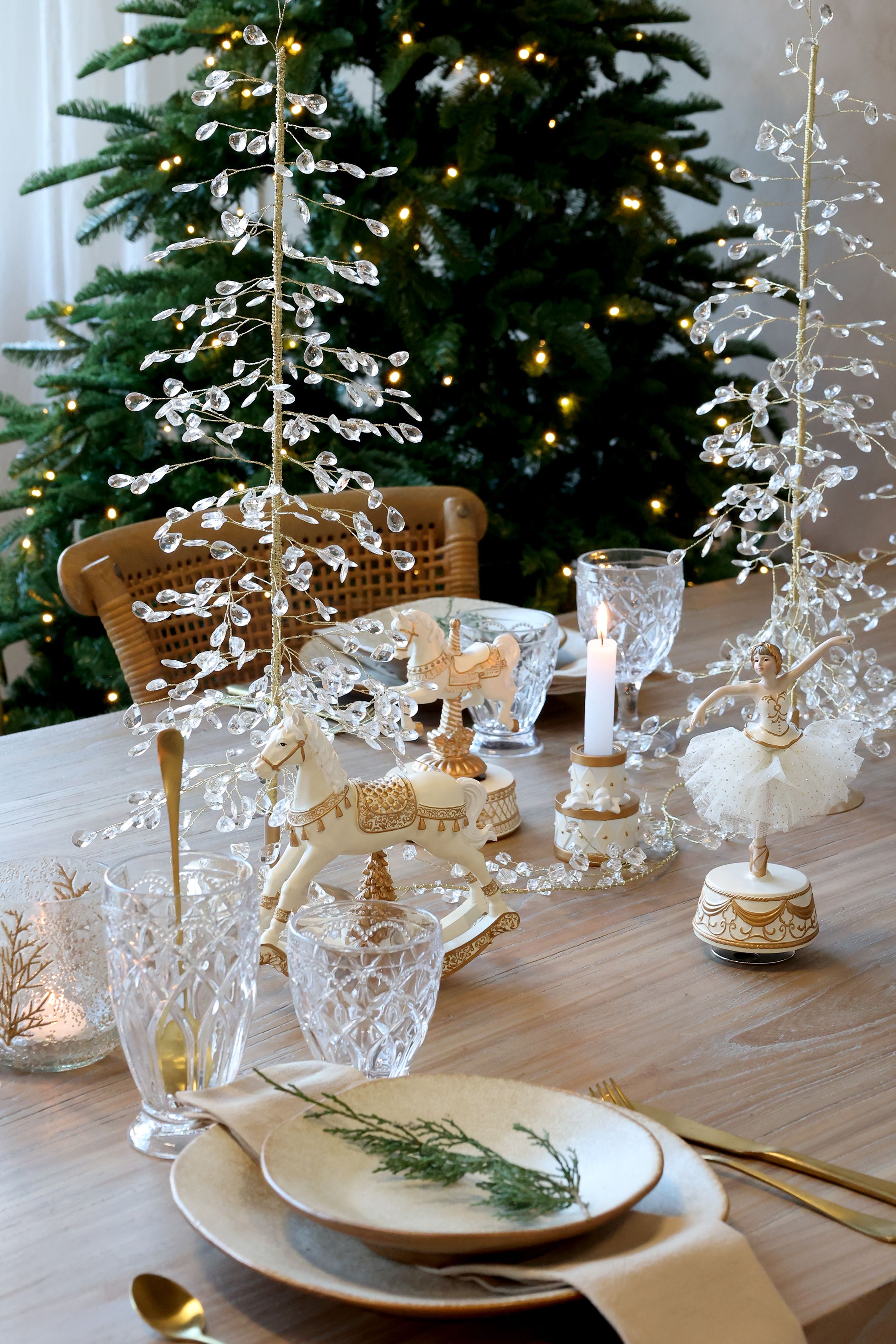 Weihnachtsbaum mit Prismas und Golddraht, 61 cm hoch