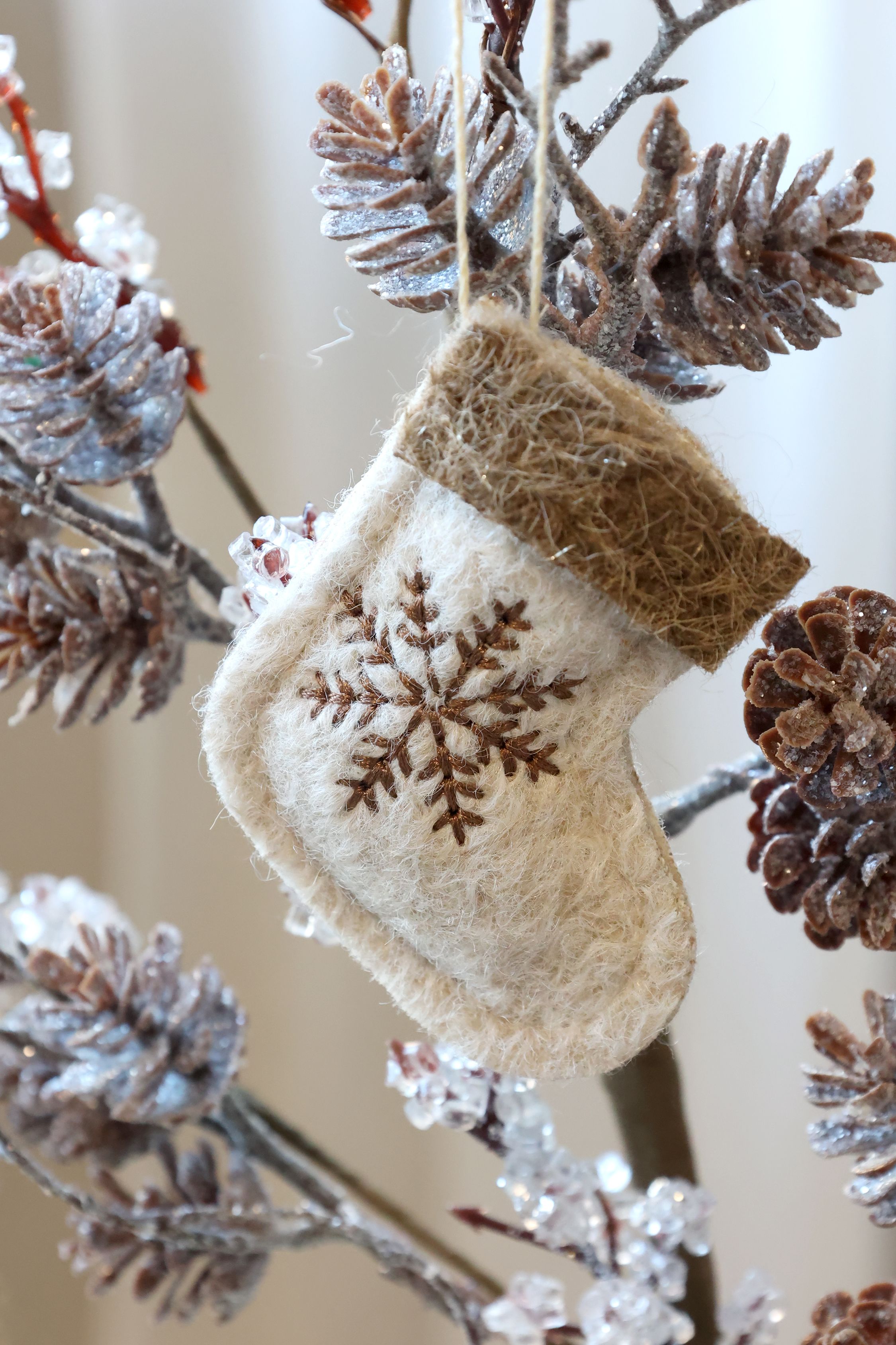 Weihnachtsbaum aus Filz mit Strumpf – 2er Set Deko