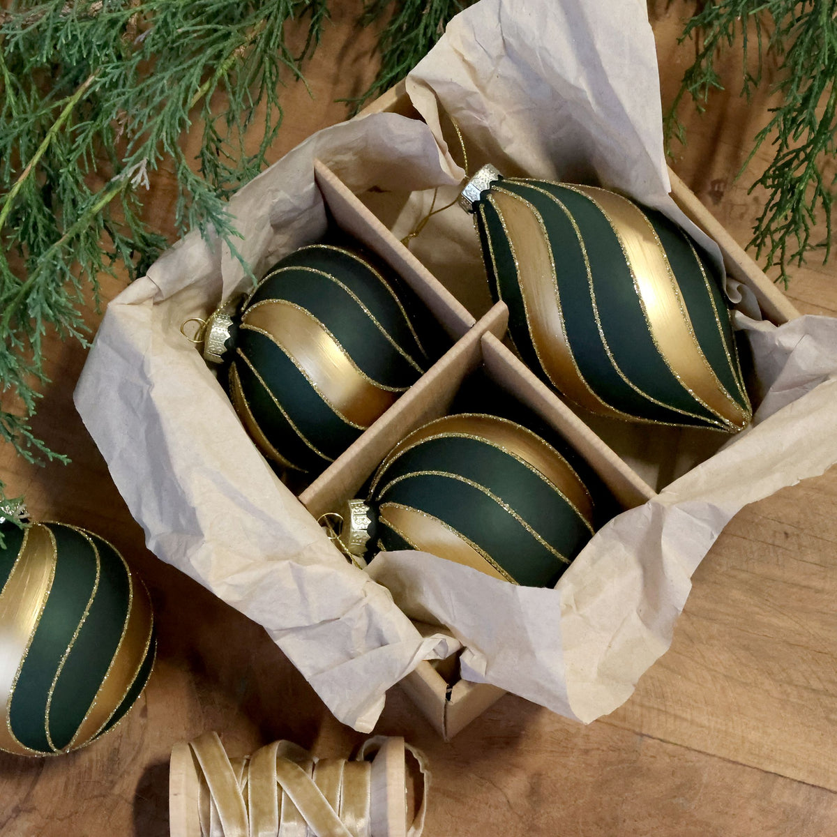 Weihnachtskugeln Set aus Glas, Eisen und Polyester, 3 Stück