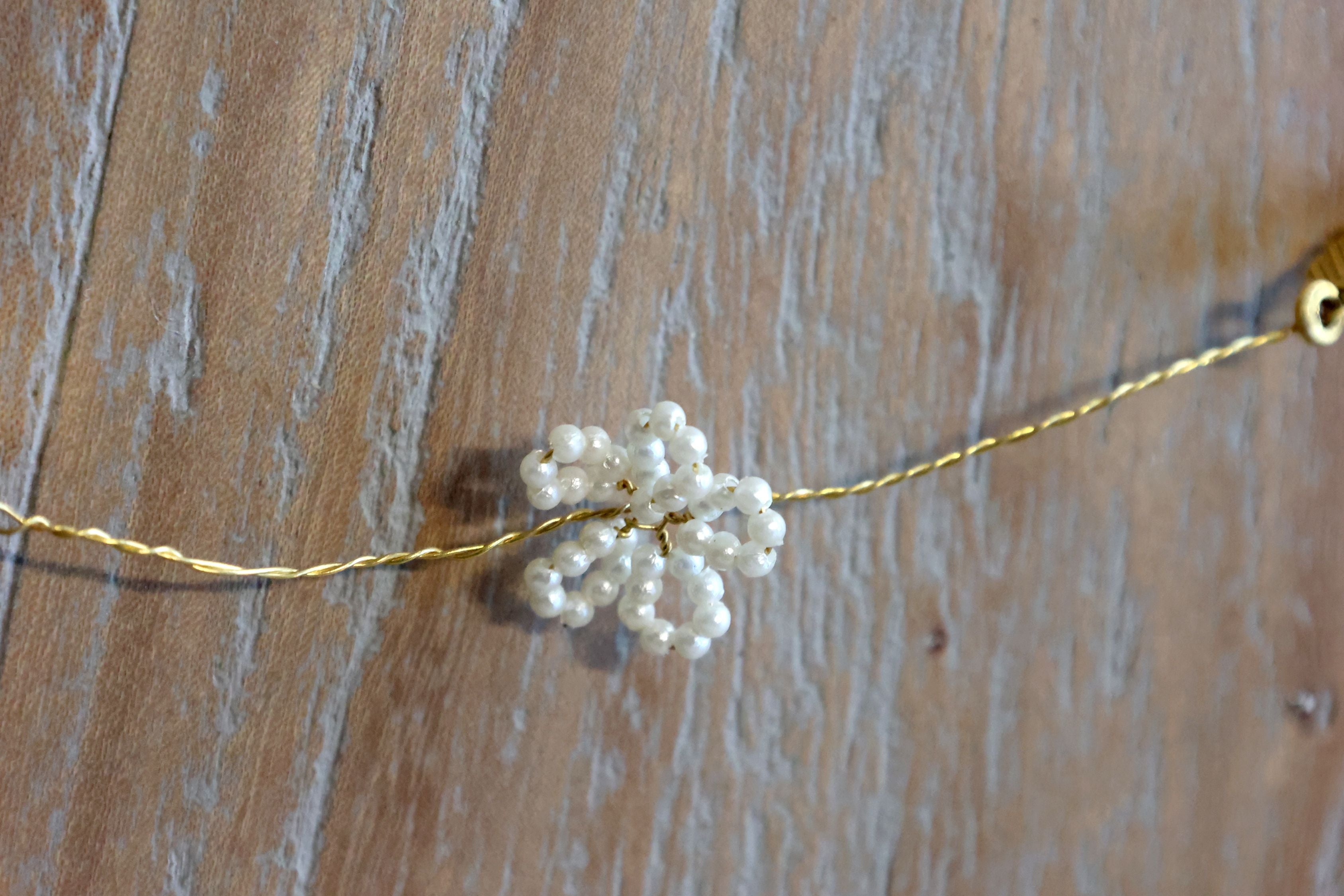 Ranke mit Perlen und Blättern, 100 cm, creme