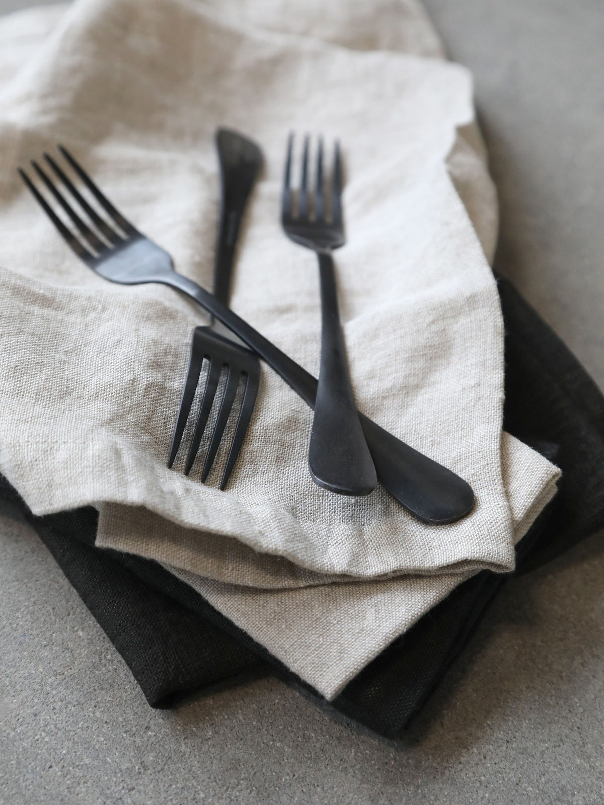 Nordique Besteck Set aus 4 Teilen, schwarz, 23 cm