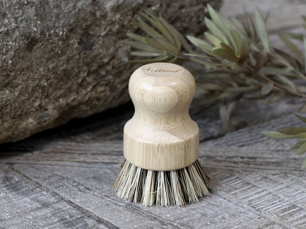 Gemüsebürste Éternel aus Bambus und Sisal, 8 cm hoch