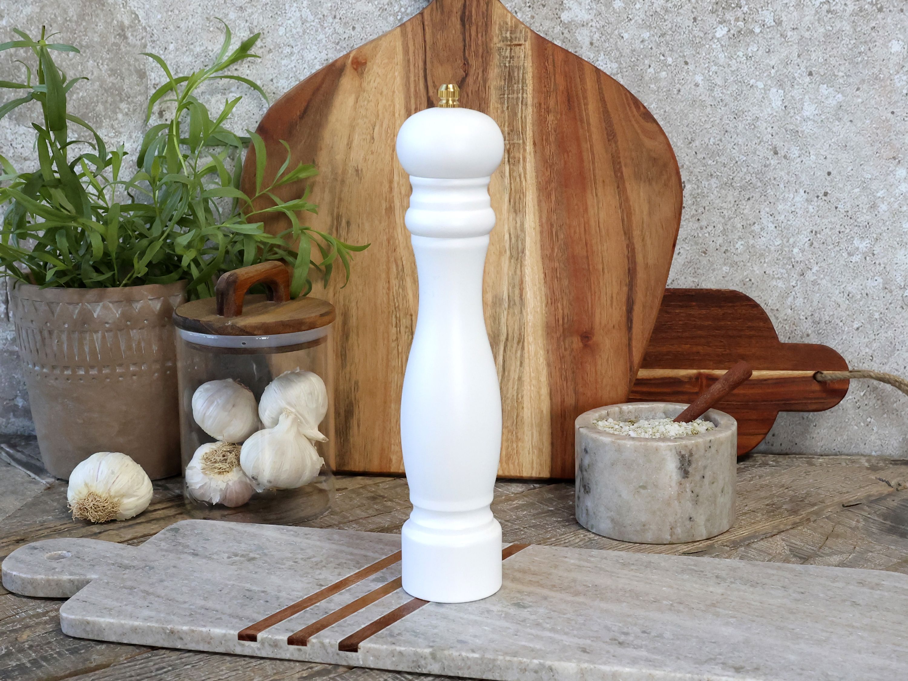 Salz- und Pfeffermühle aus Gummibaum, 26 cm hoch, creme