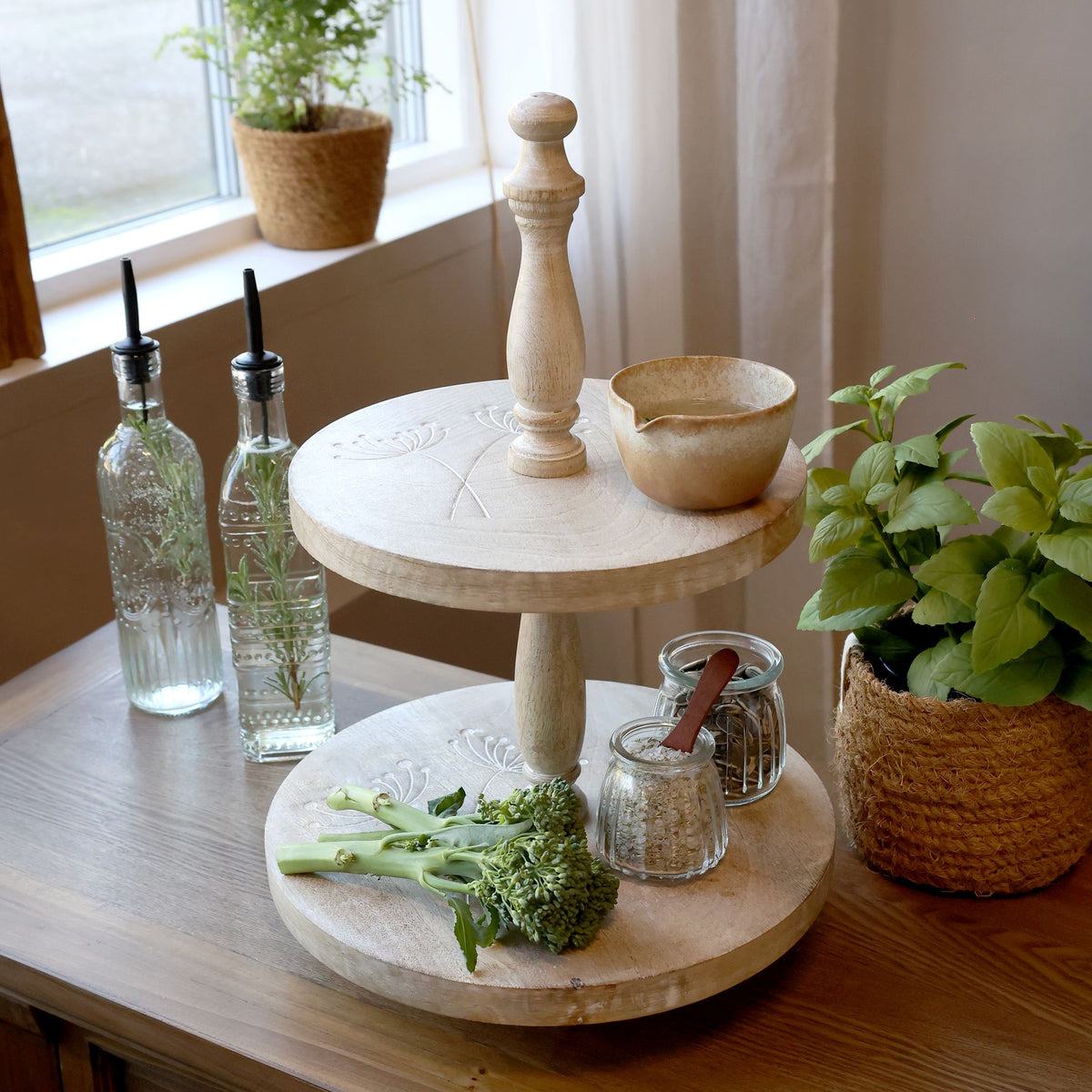 Etagere aus Mangoholz mit Schnitzereien, 45 cm hoch