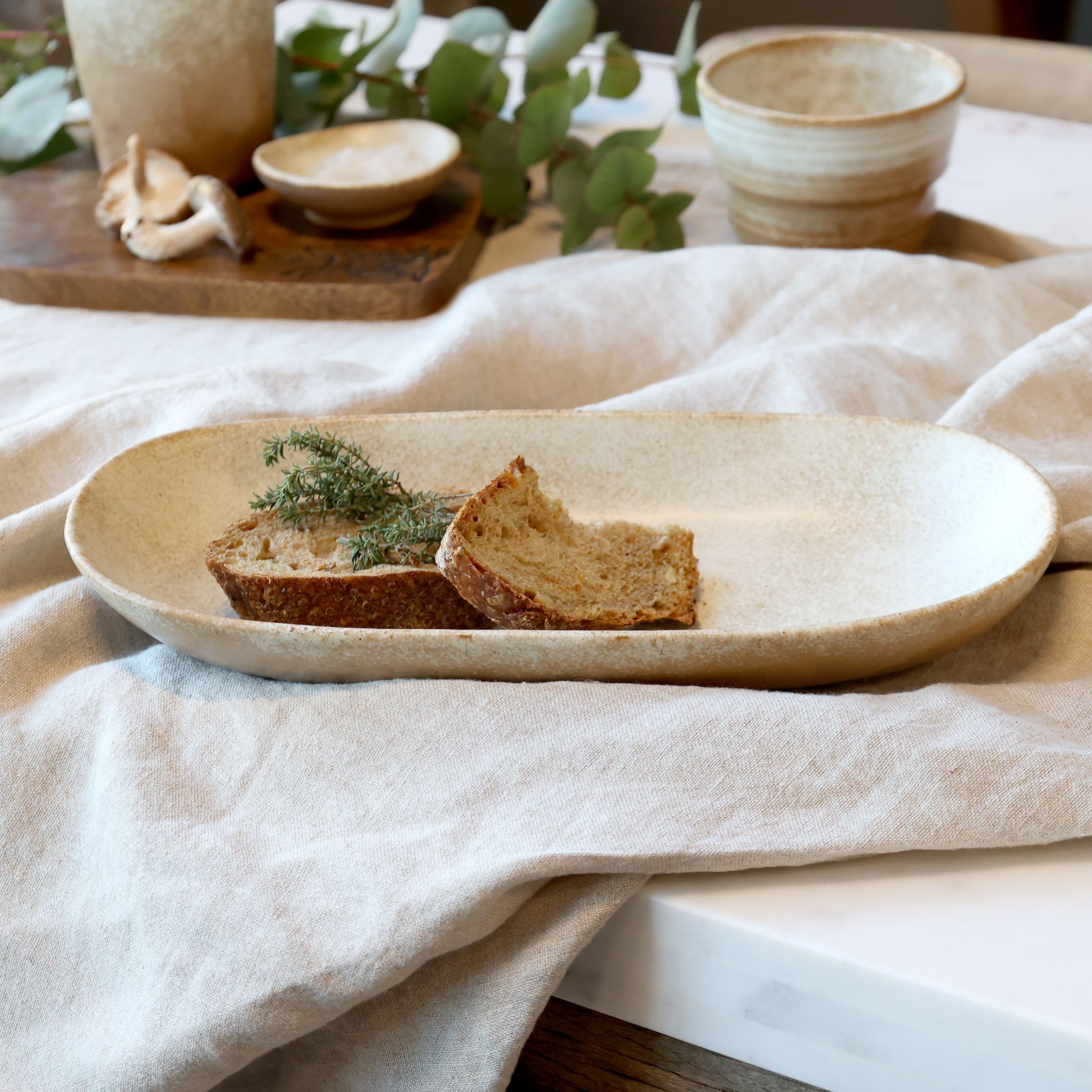 Valence Tablett aus Porzellan in Latte, 30 cm lang