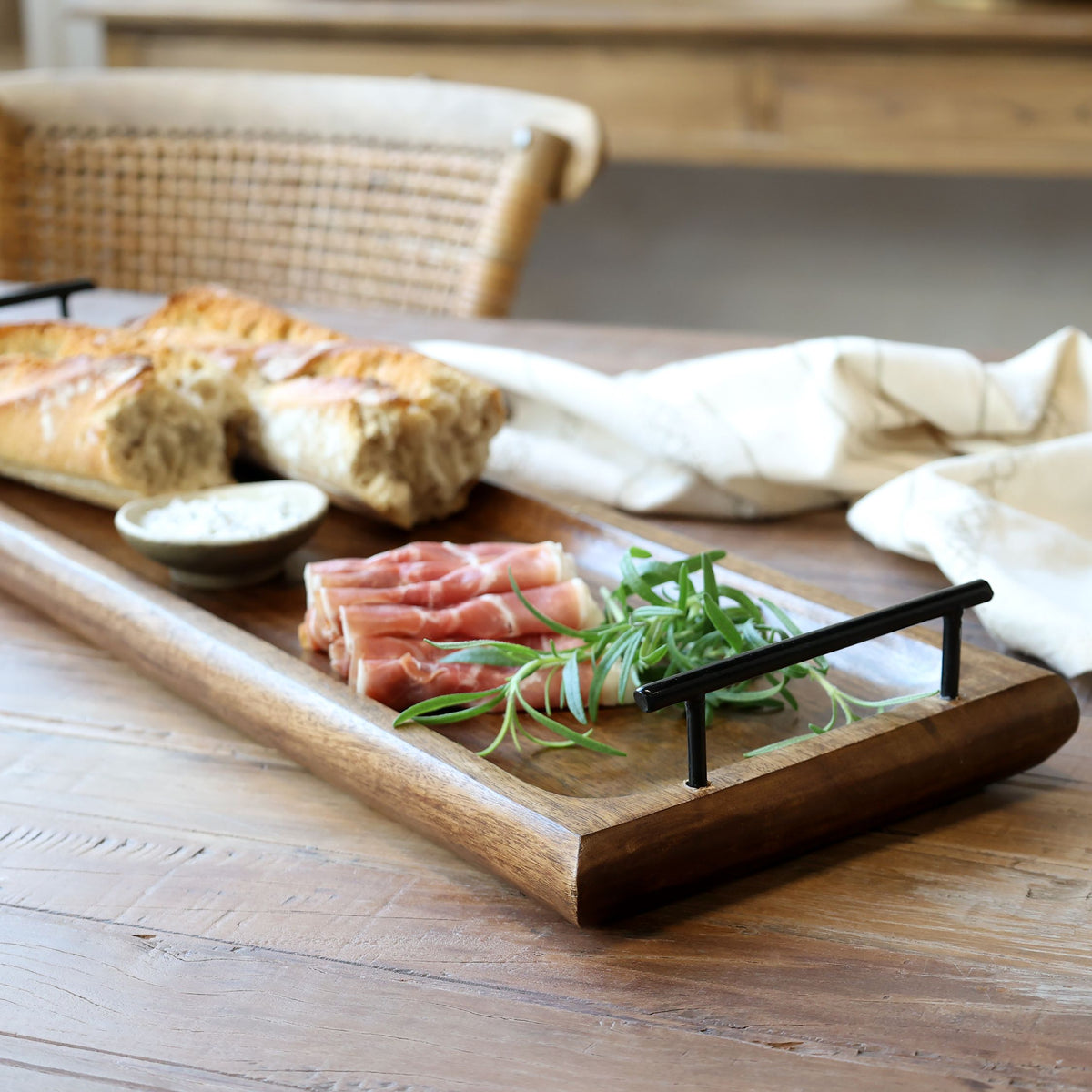 Tablett aus Holz mit Henkel, 65 cm lang, natur