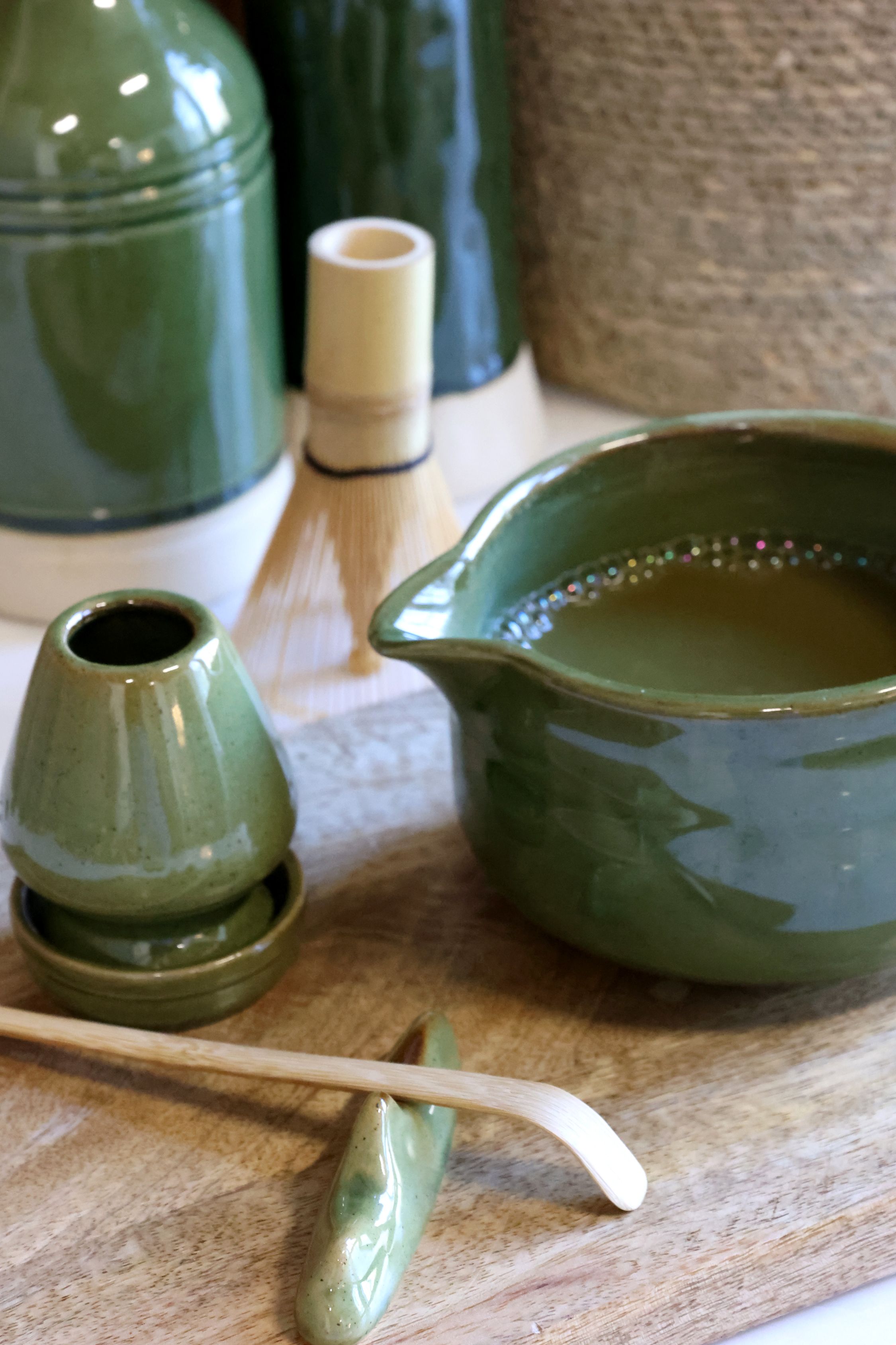 Matcha-Becher-Set mit 6 Teilen aus Steingut und Bambus, oliv