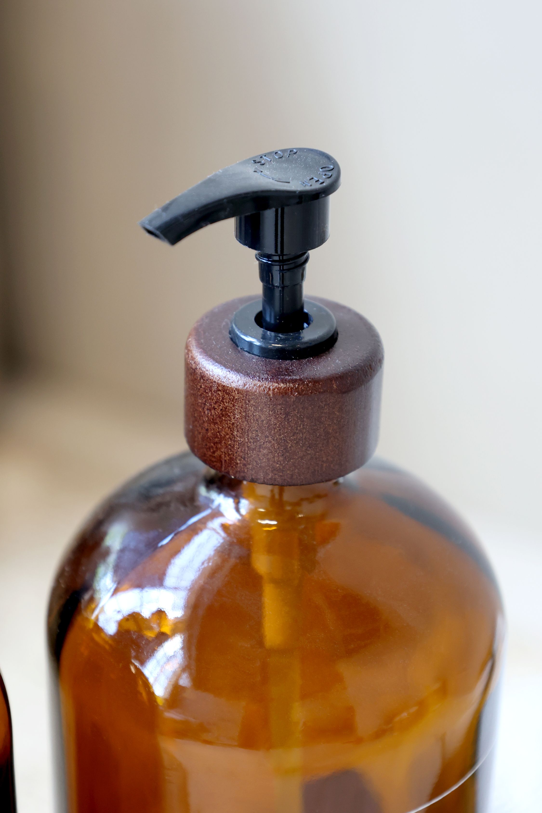 Spenderflasche mit Pumpe für Handlotion, 500 ml, Mokka