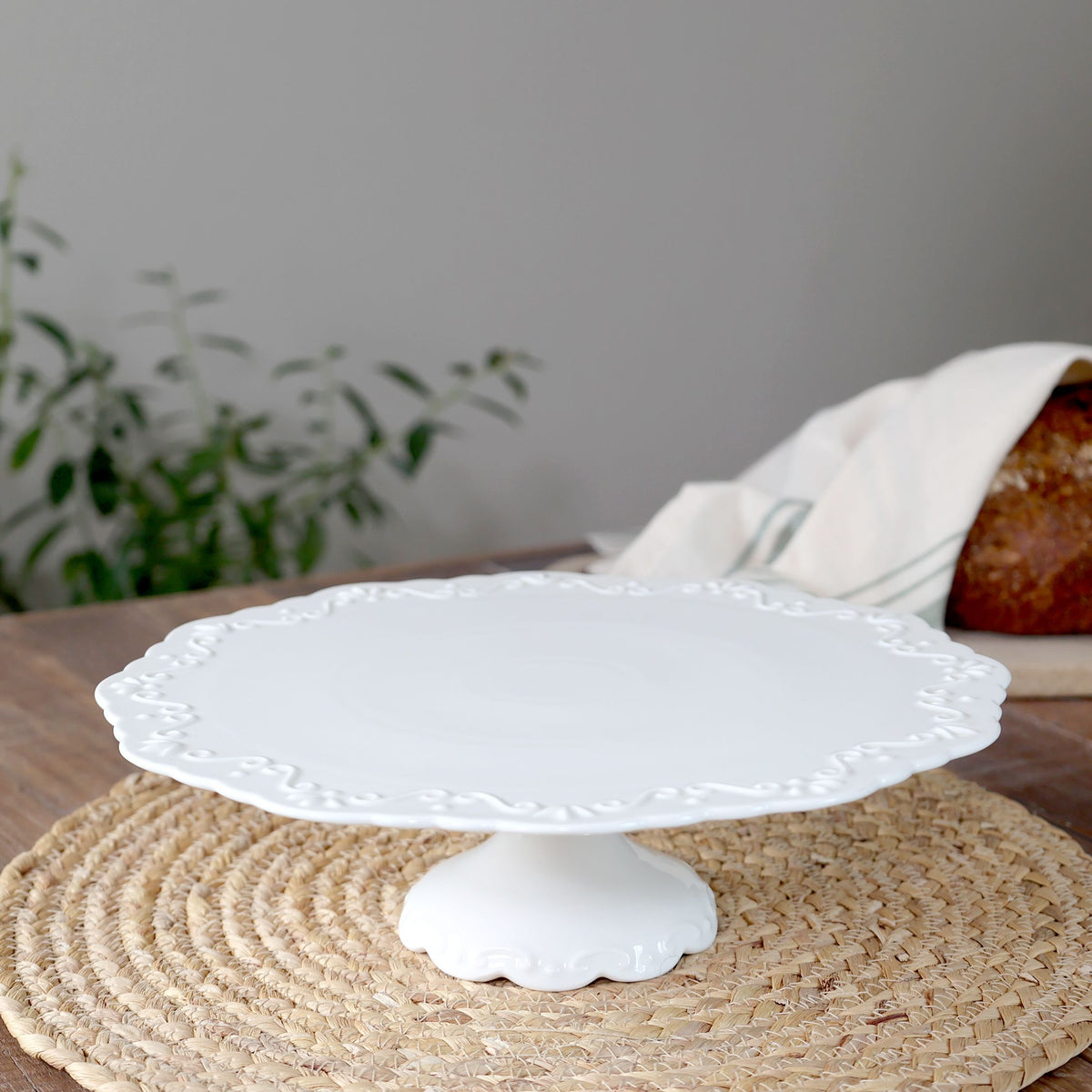 Schale mit Fuß: Provence Tortenplatte, 28 cm, weiß