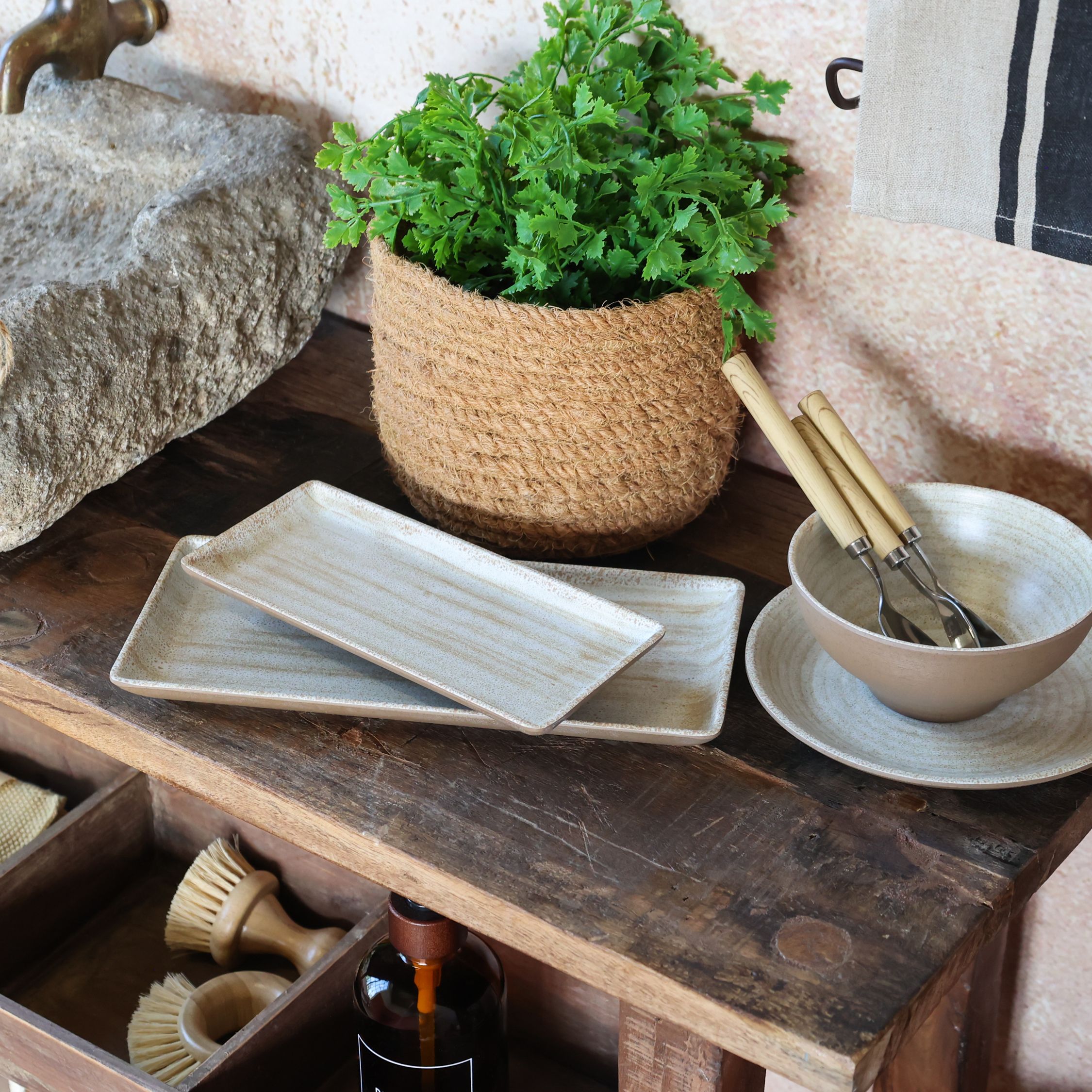 Cassis Tablett aus Melamin in Latte – 28 cm lang