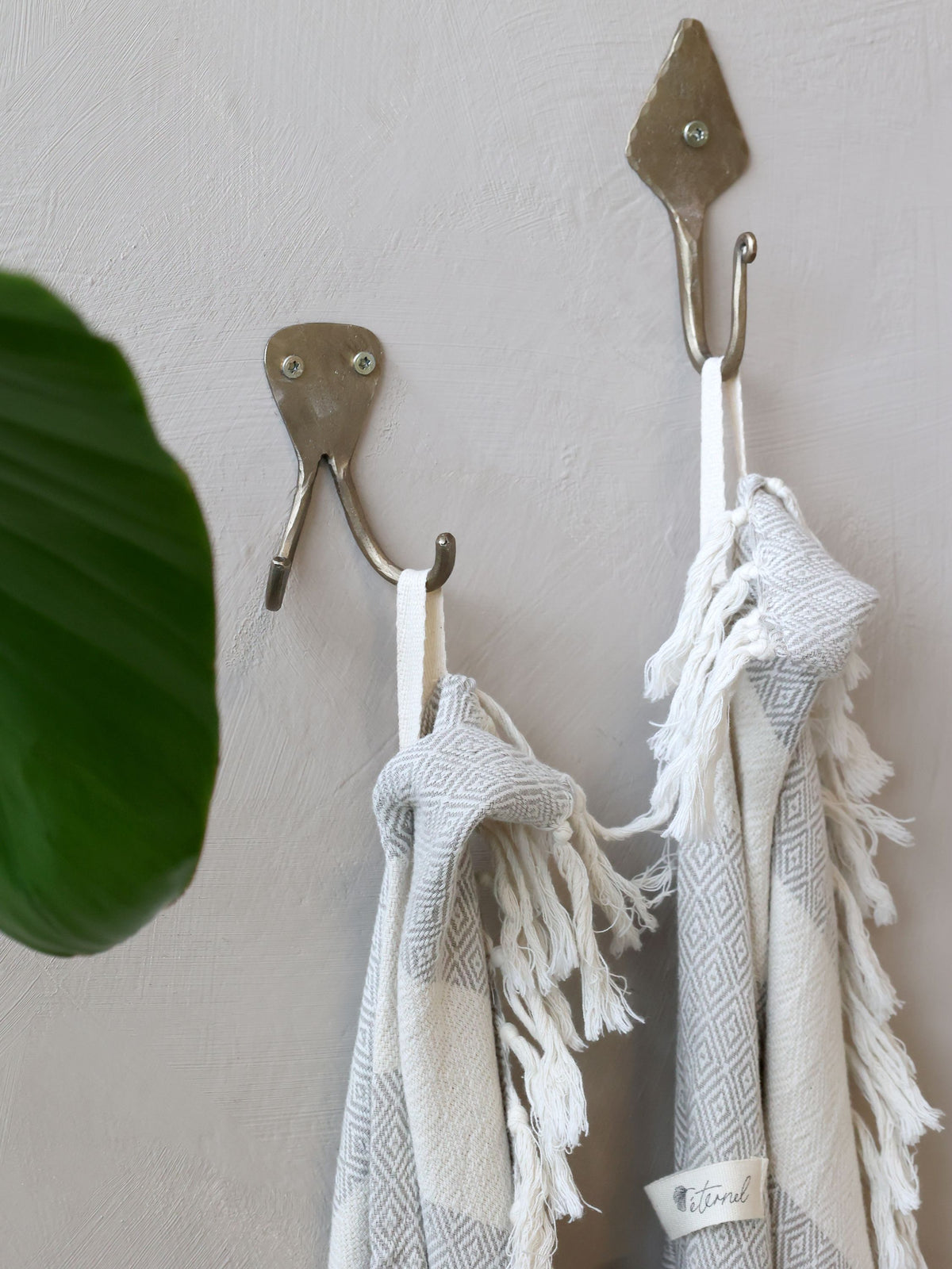 Wandhaken mit 2 Haken aus Eisen, antik messing