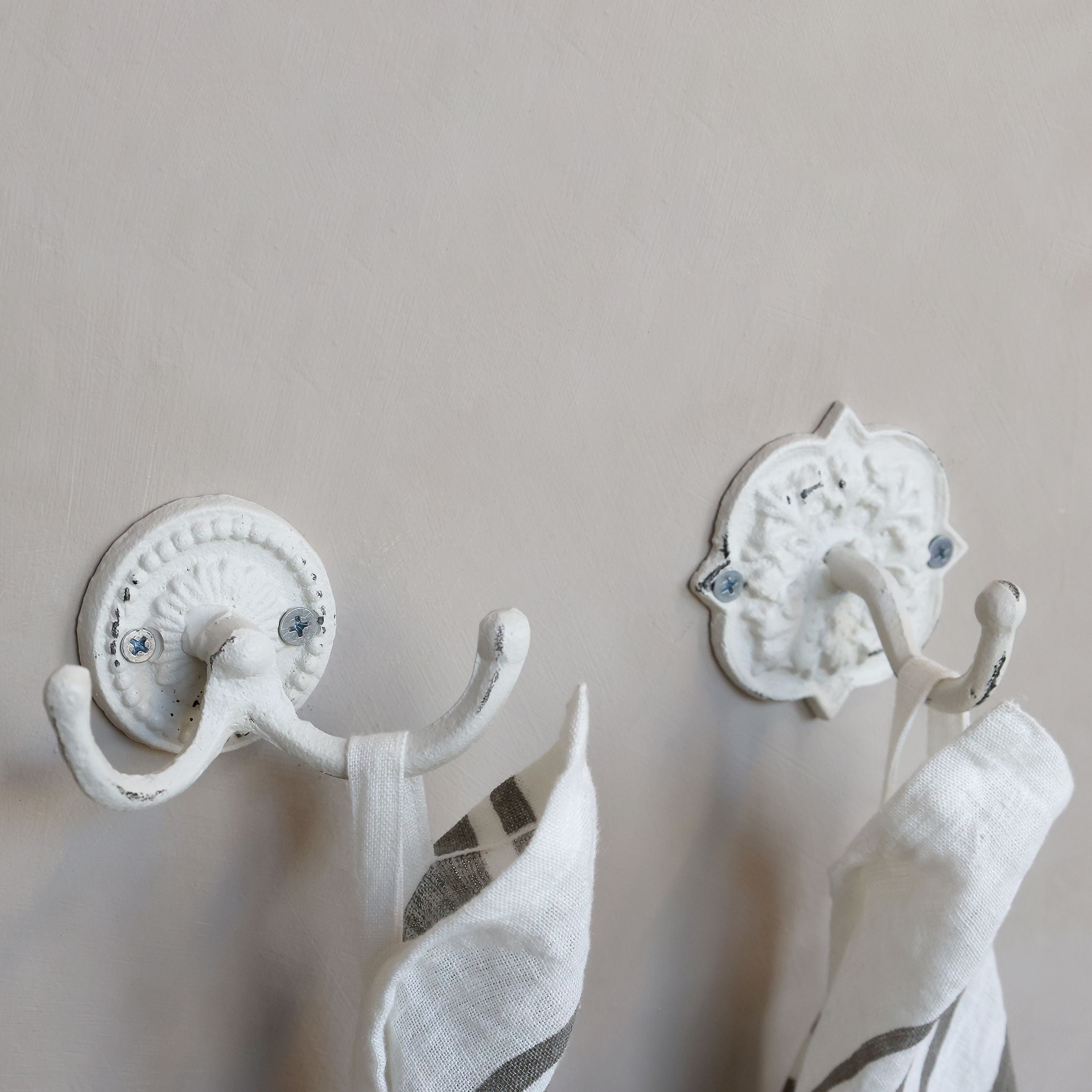 Deko Haken aus Eisen in Creme – 6,5 cm breit