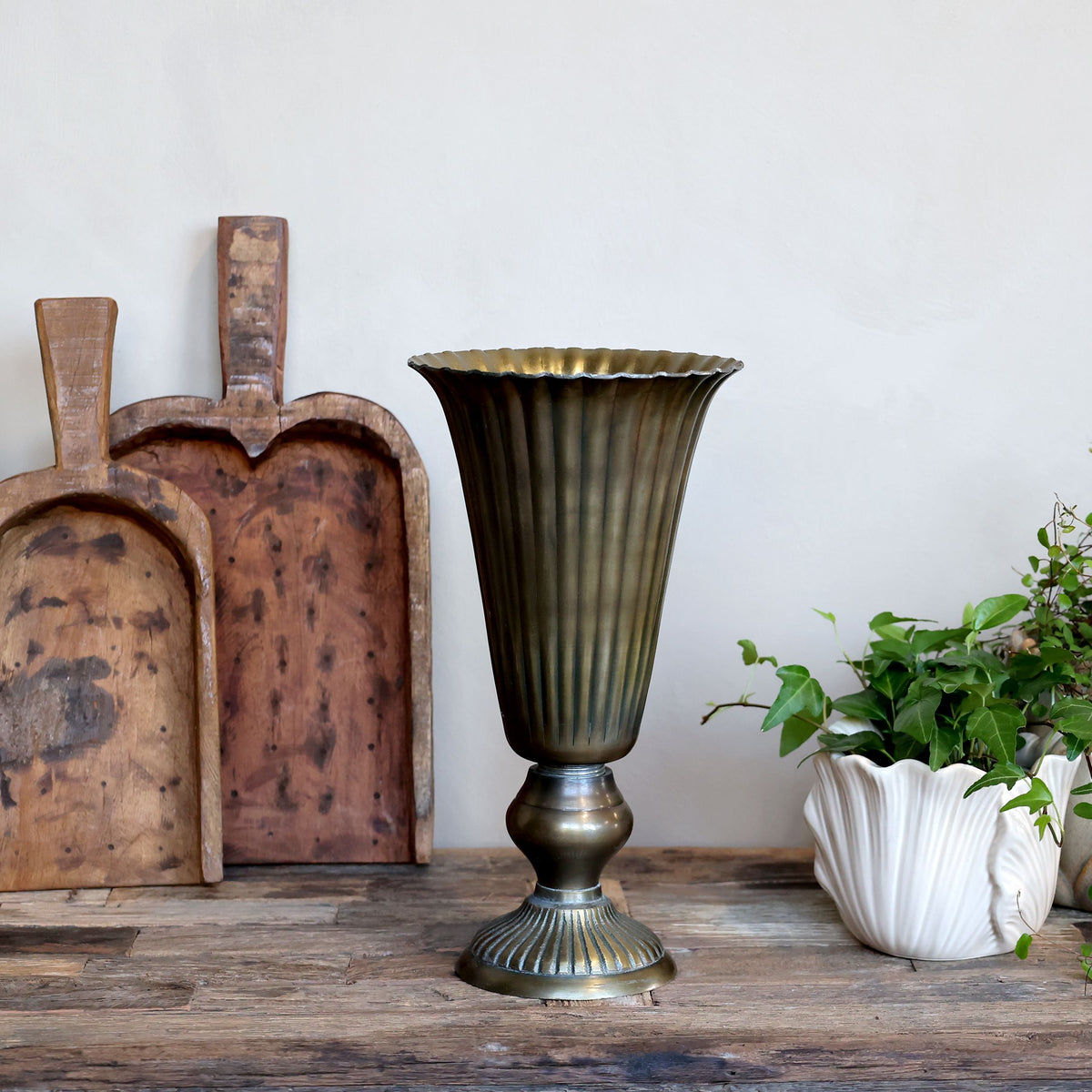 Aufsatz mit Rillen aus Aluminium und Eisen, antique messing