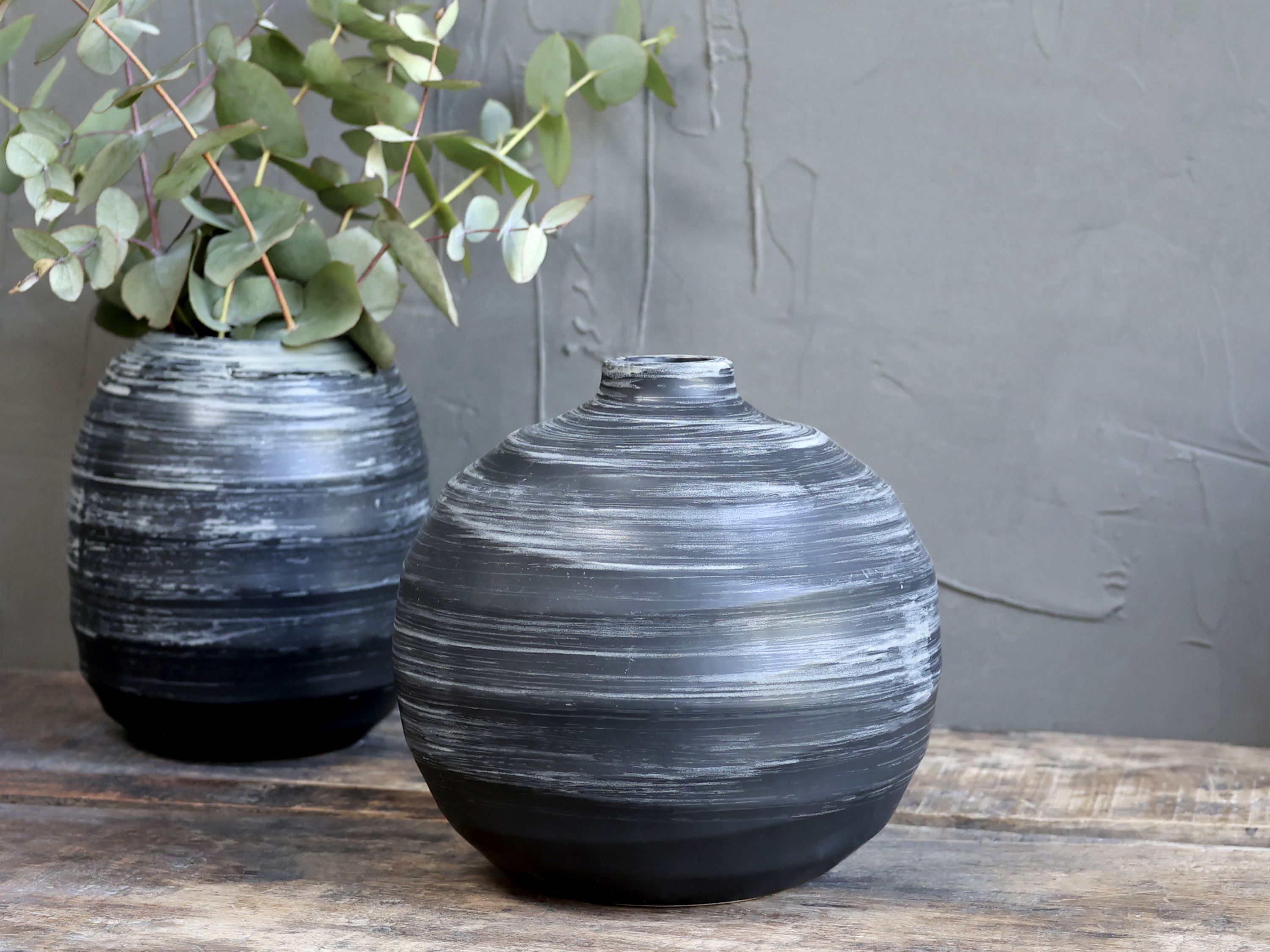 Limoux Vase aus Keramik, 18 cm hoch, antique schwarz