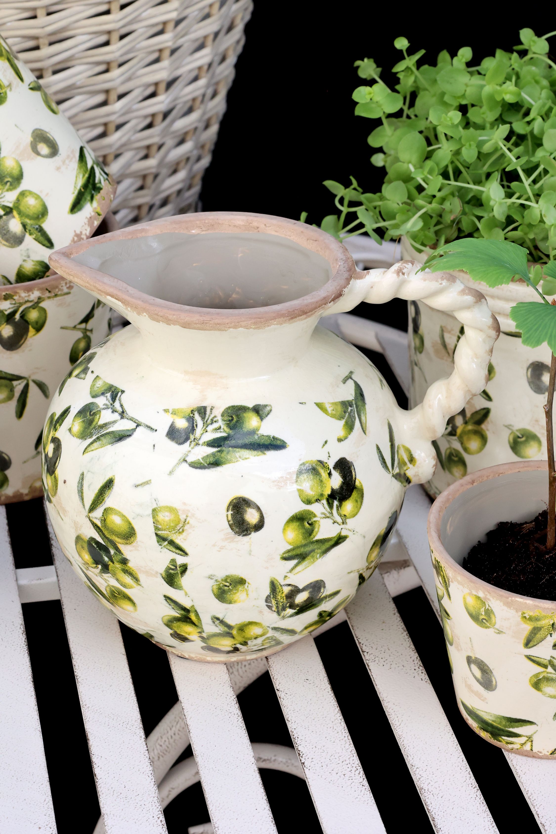 Olive Kanne mit Olivenmuster, 18,5 cm hoch, creme