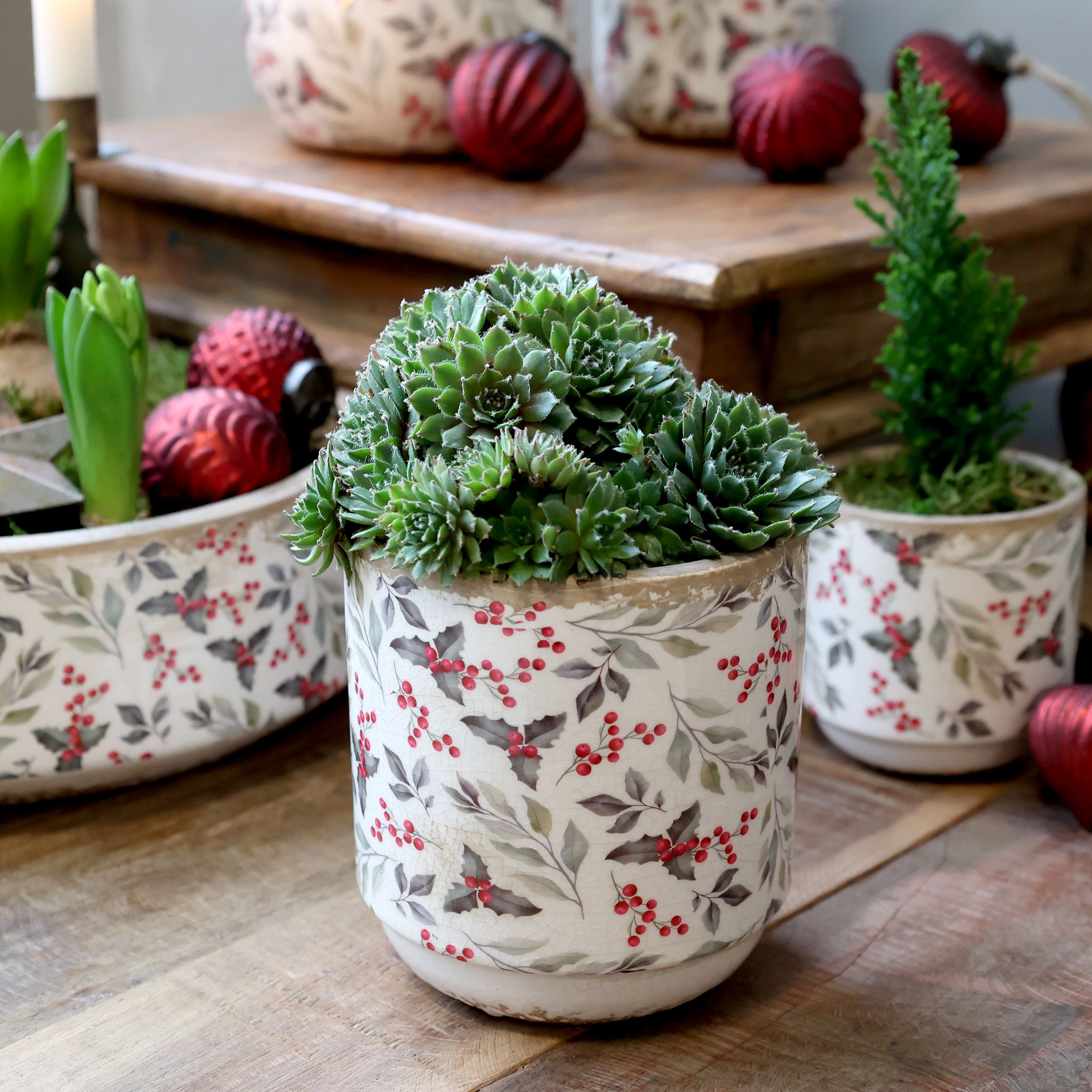 Übertopf mit Blättern und Beeren Motiv, 13,5 cm hoch, creme