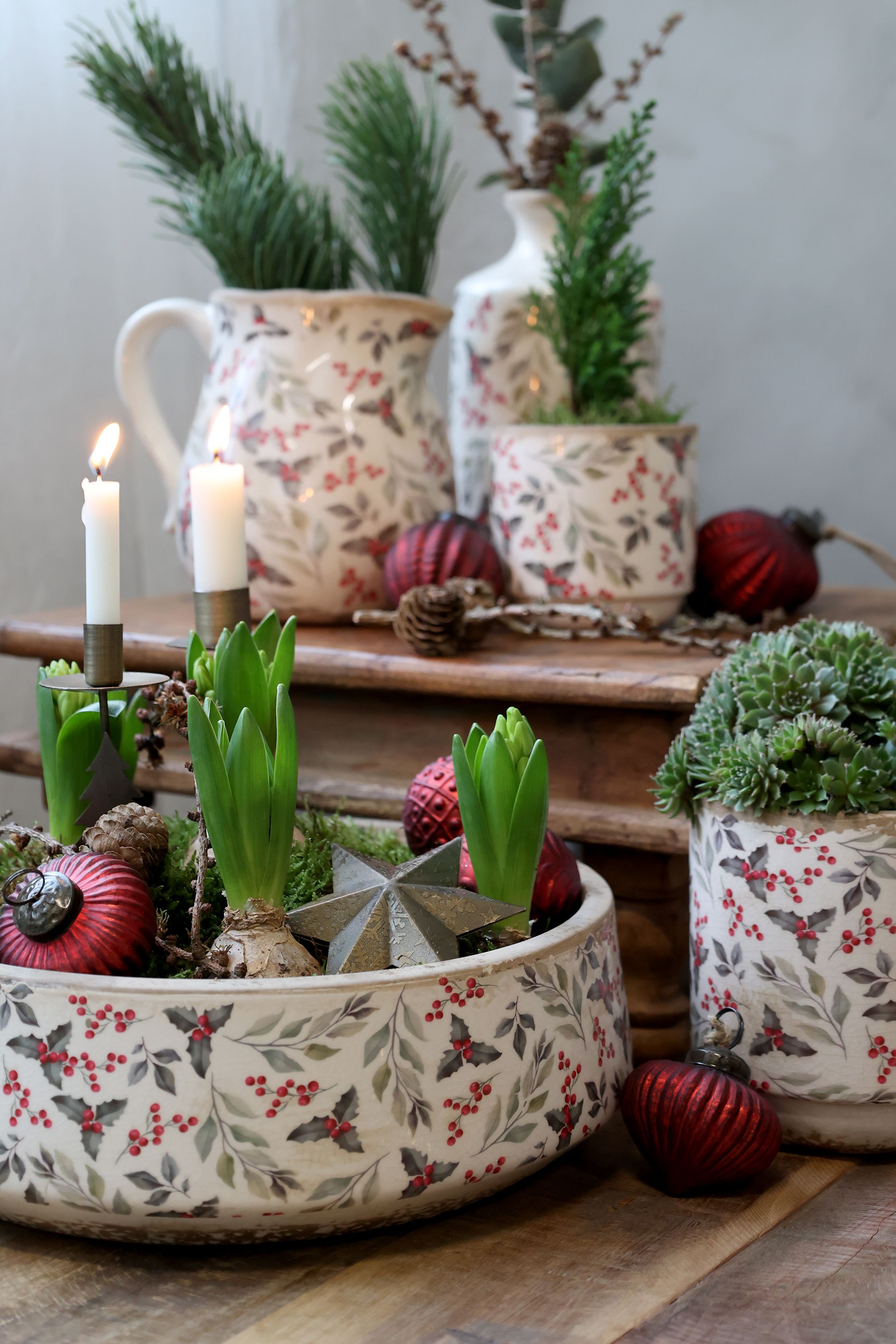 Übertopf mit Blättern und Beeren Motiv, 13,5 cm hoch, creme