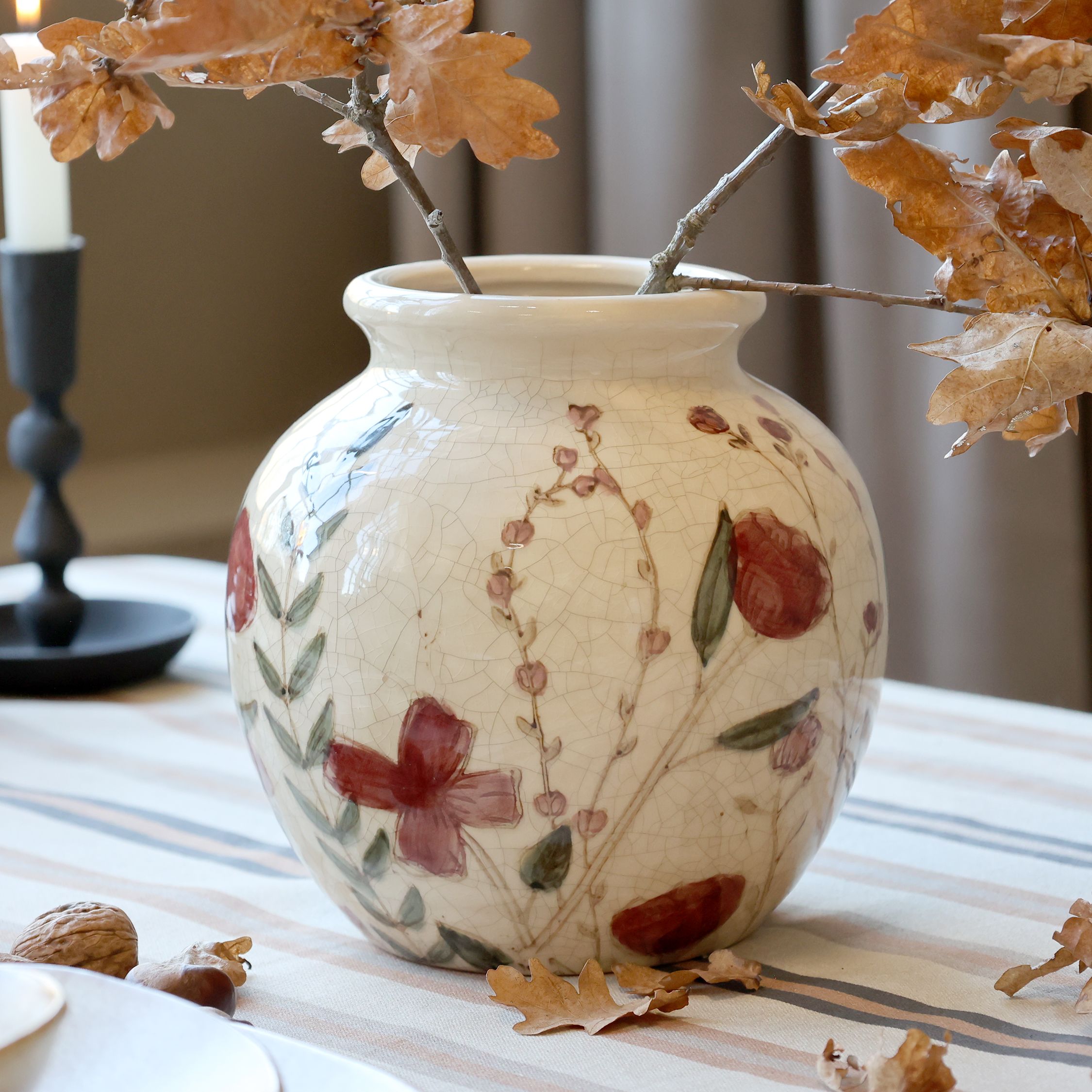 Vase mit Blumenmotiv, Steingut, 18 cm hoch, creme