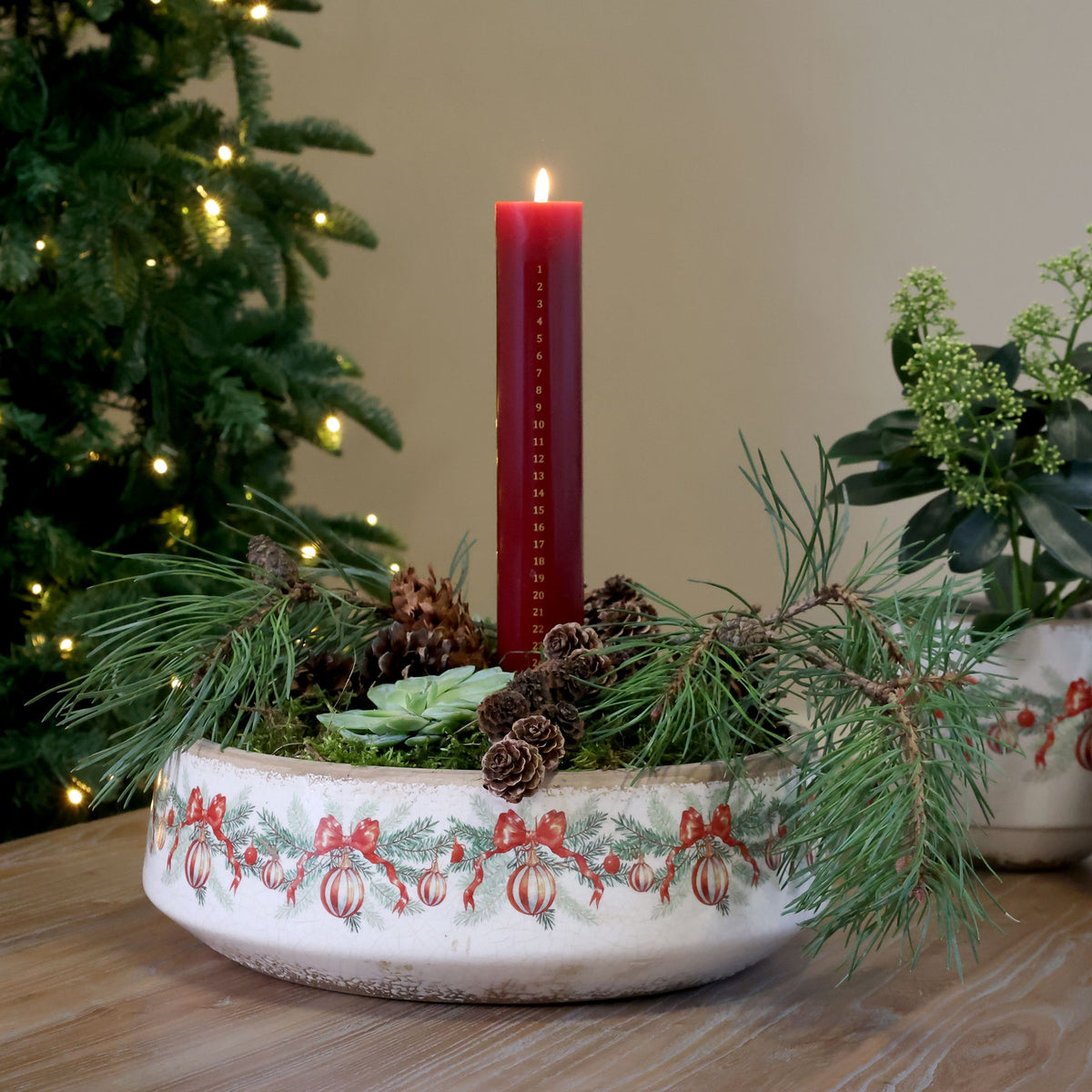 Tablett mit Weihnachtskugel und Schleife, 30 cm, creme