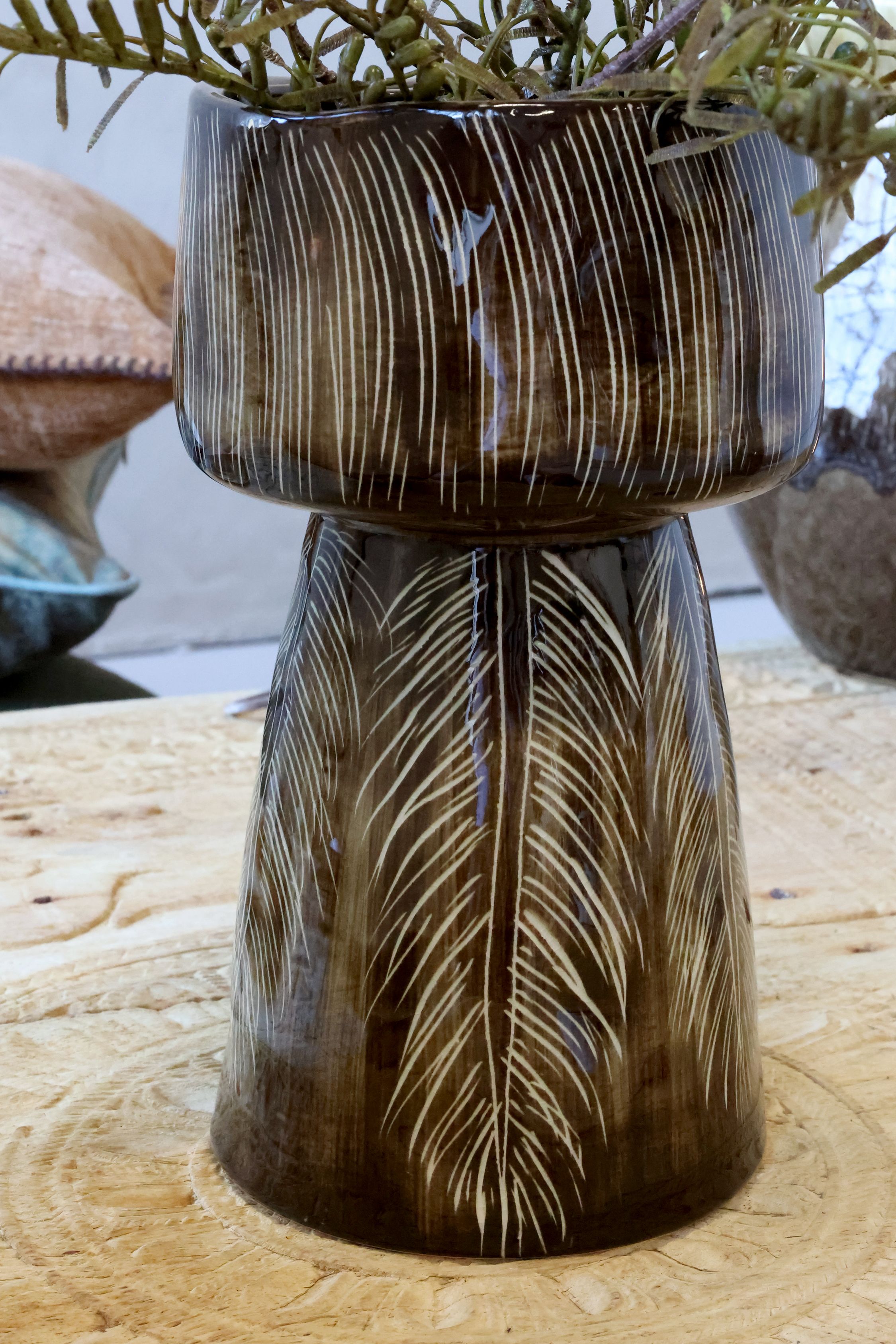Vase mit Muster, Steingut, 30,5 cm hoch, coffee