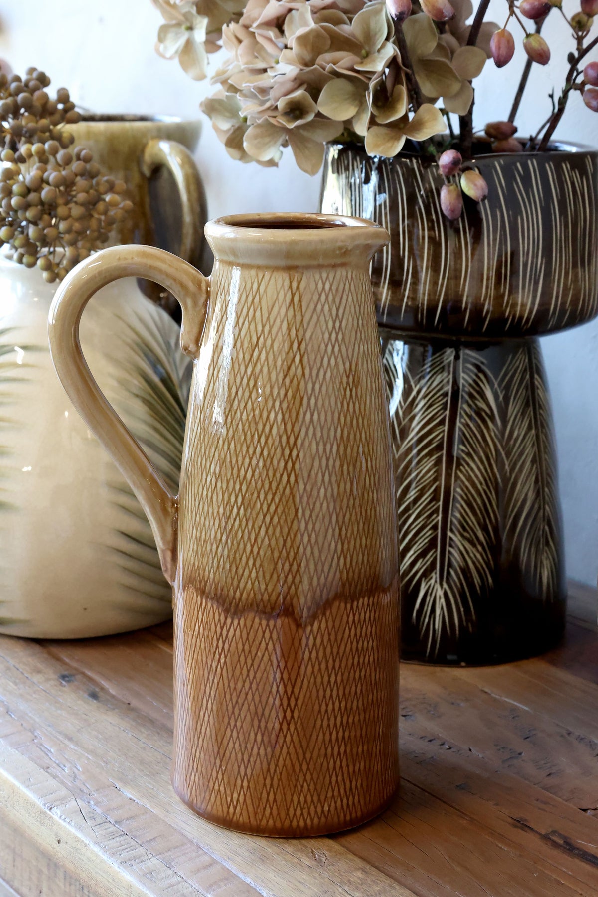 Kanne mit Muster aus Steingut, 28 cm hoch, Mokka