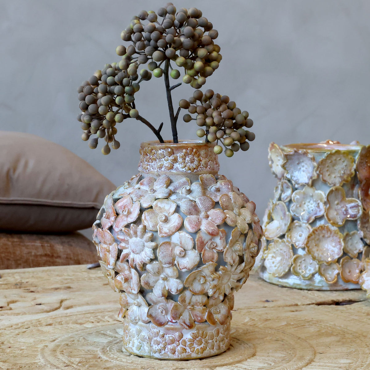 Vase mit Blumendekor Wüstenrose 19 cm Steingut