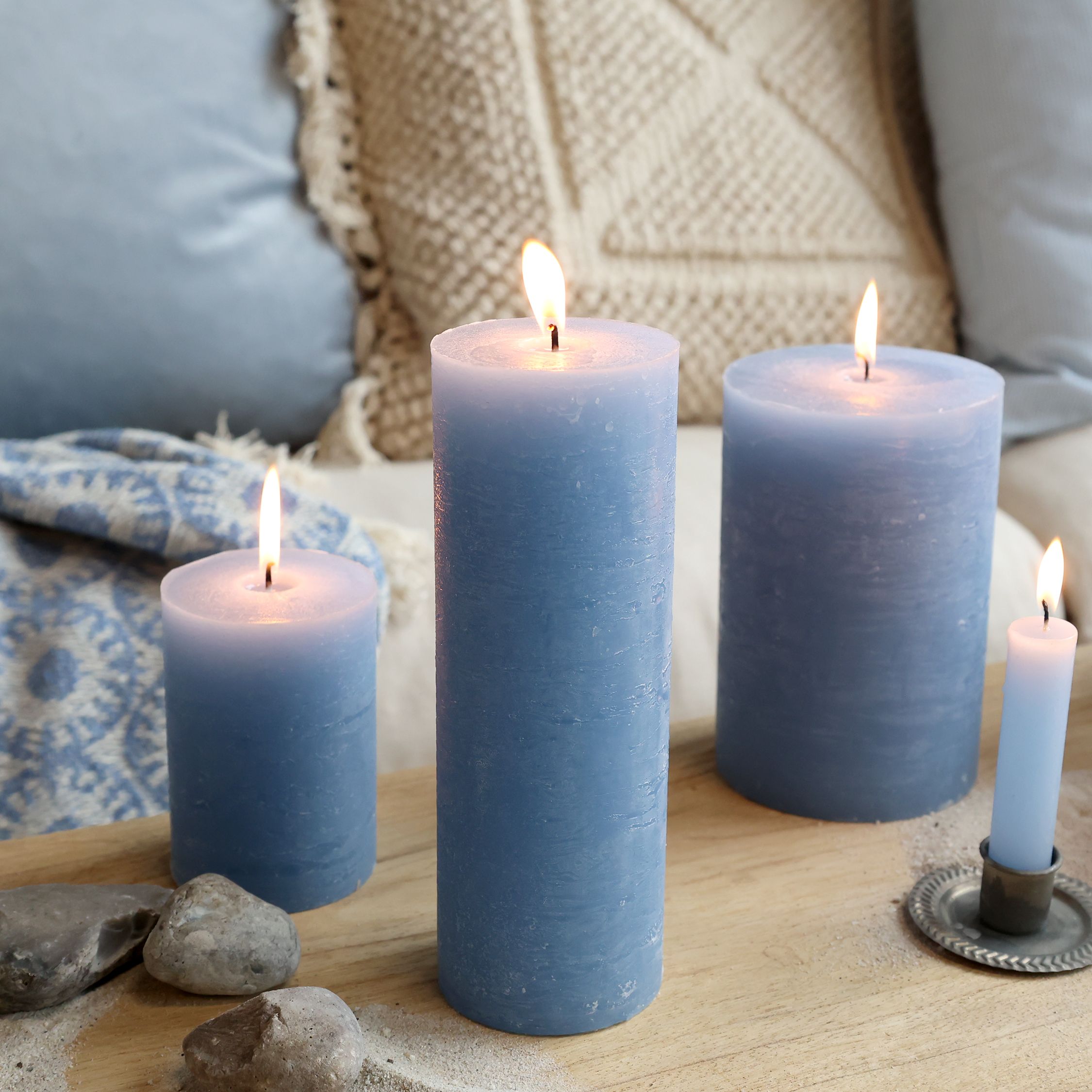 Stumpenkerze Macon in Sky Blue, 20 cm hoch
