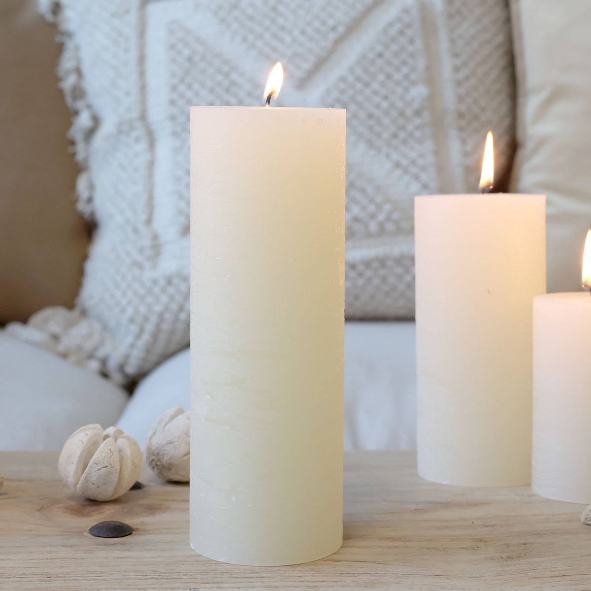 Stumpenkerze Macon in Creme, 20 cm hoch, 7 cm Durchmesser