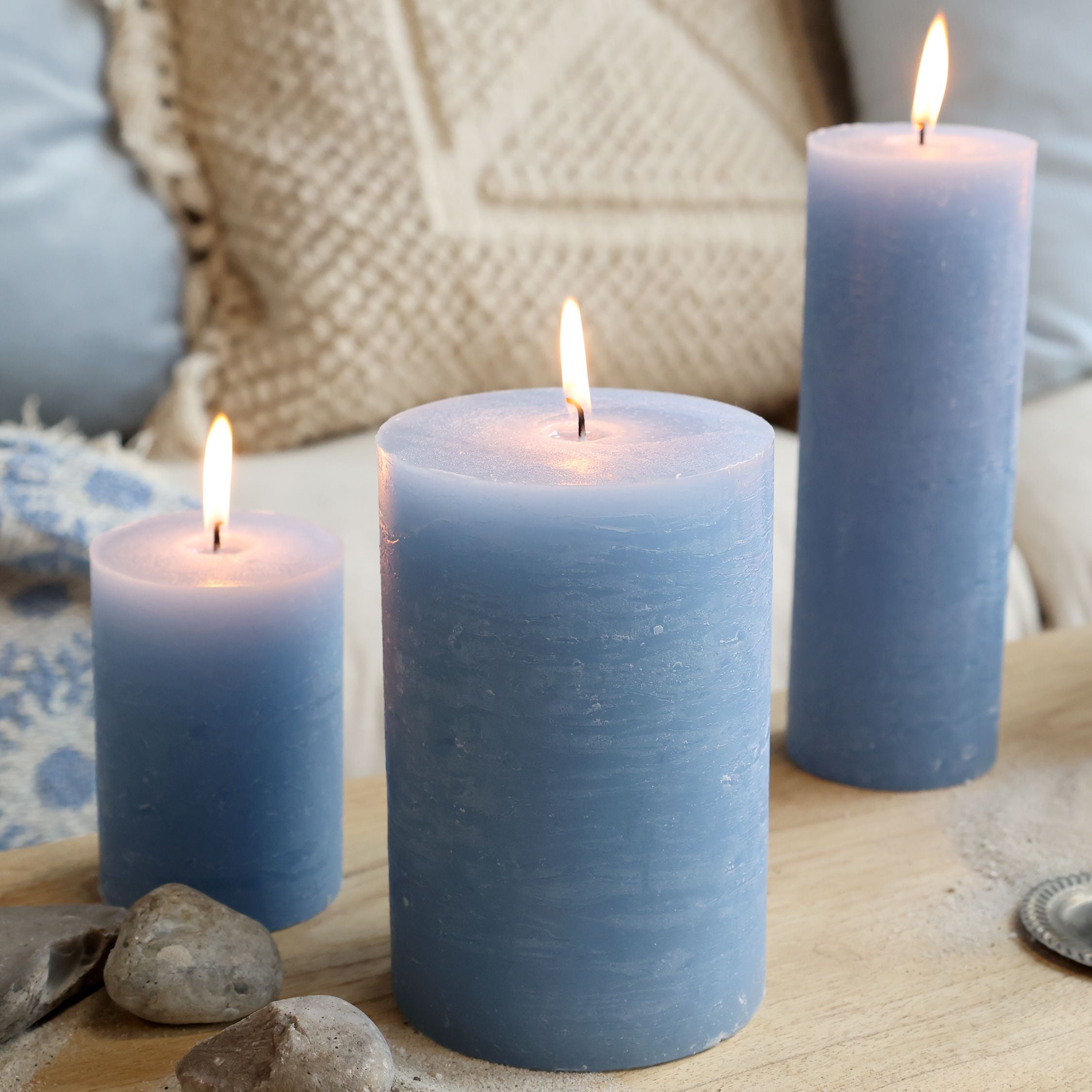 Stumpenkerze Macon in Sky Blue, 15 cm hoch