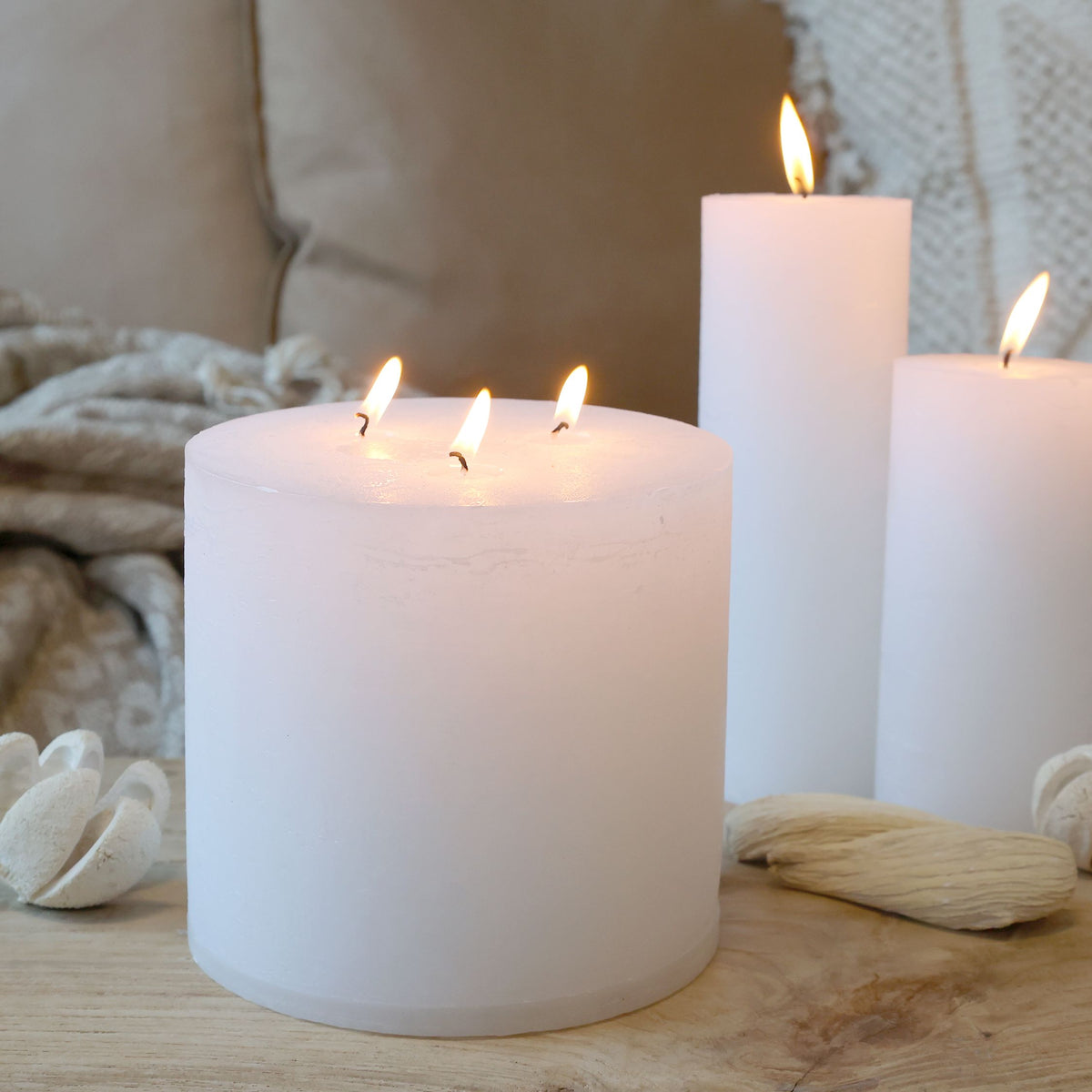 Macon Stumpenkerze mit 3 Dochten, 15 cm, weiß